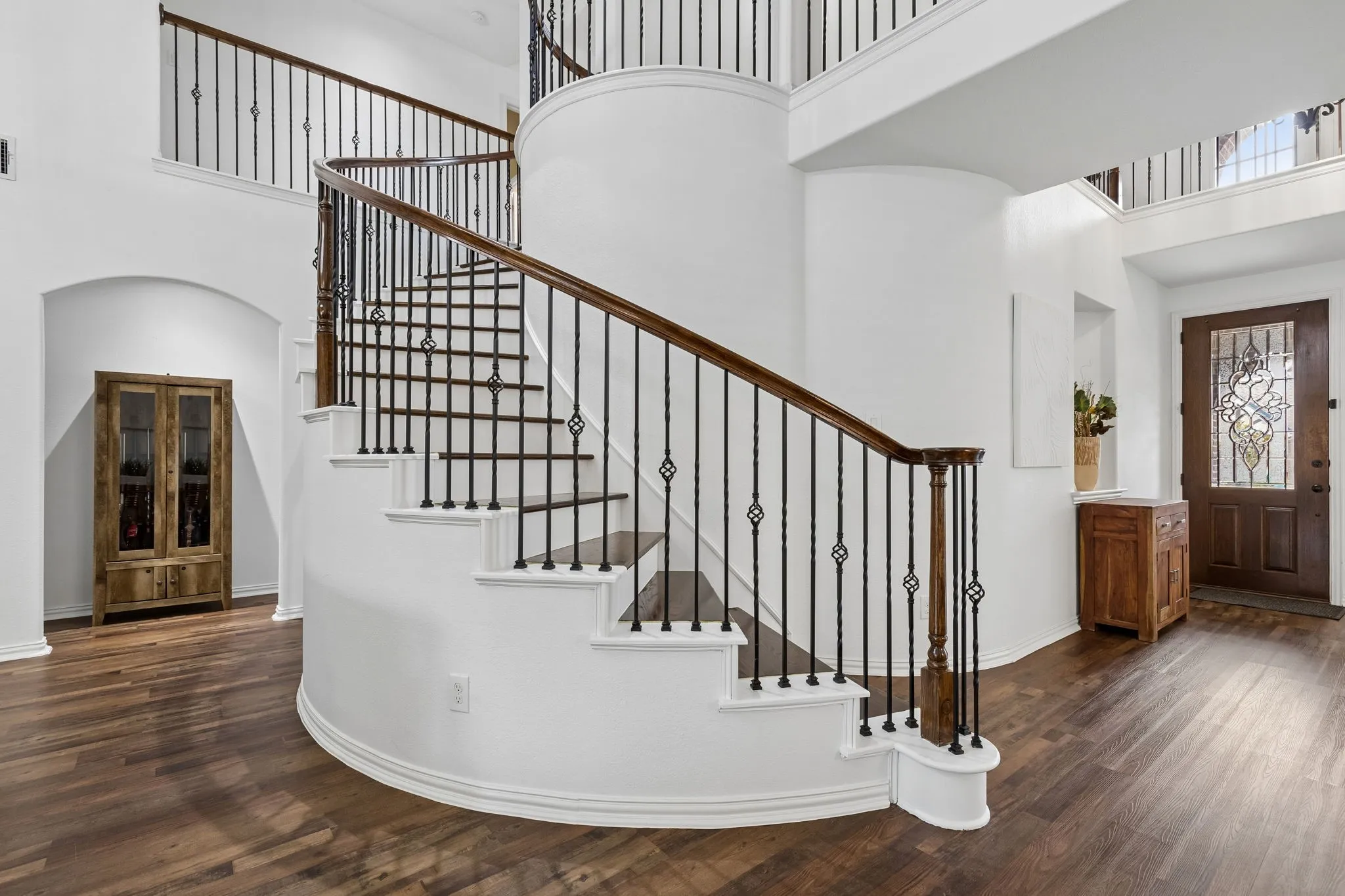 Single Family Residence For Sale in Tarrant County , 2948 Mirado, Grand Prairie, Texas 75054, 6 Bedroom, 4 Bathroom, 2 Garage spaces, 4,034 Sqft, built in 2014, mls#21272444, Real Estate Agent in Grand Prairie, Homes For Sale in Tarrant county, Homes For Sale in Grand Prairie, Realtor in Grand Prairie Texas, Real Estate Brokerage Independent Realty Texas, Luminita Cordes Realtor