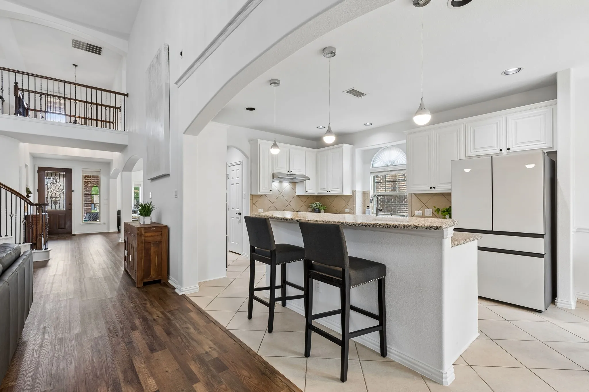 Single Family Residence For Sale in Tarrant County , 2948 Mirado, Grand Prairie, Texas 75054, 6 Bedroom, 4 Bathroom, 2 Garage spaces, 4,034 Sqft, built in 2014, mls#21272444, Real Estate Agent in Grand Prairie, Homes For Sale in Tarrant county, Homes For Sale in Grand Prairie, Realtor in Grand Prairie Texas, Real Estate Brokerage Independent Realty Texas, Luminita Cordes Realtor