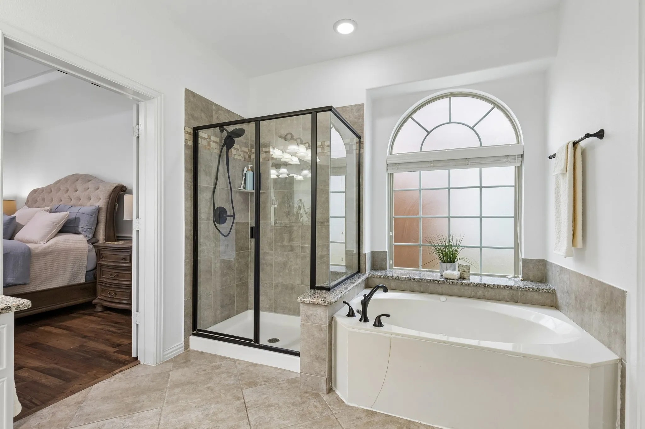 Single Family Residence For Sale in Tarrant County , 2948 Mirado, Grand Prairie, Texas 75054, 6 Bedroom, 4 Bathroom, 2 Garage spaces, 4,034 Sqft, built in 2014, mls#21272444, Real Estate Agent in Grand Prairie, Homes For Sale in Tarrant county, Homes For Sale in Grand Prairie, Realtor in Grand Prairie Texas, Real Estate Brokerage Independent Realty Texas, Luminita Cordes Realtor