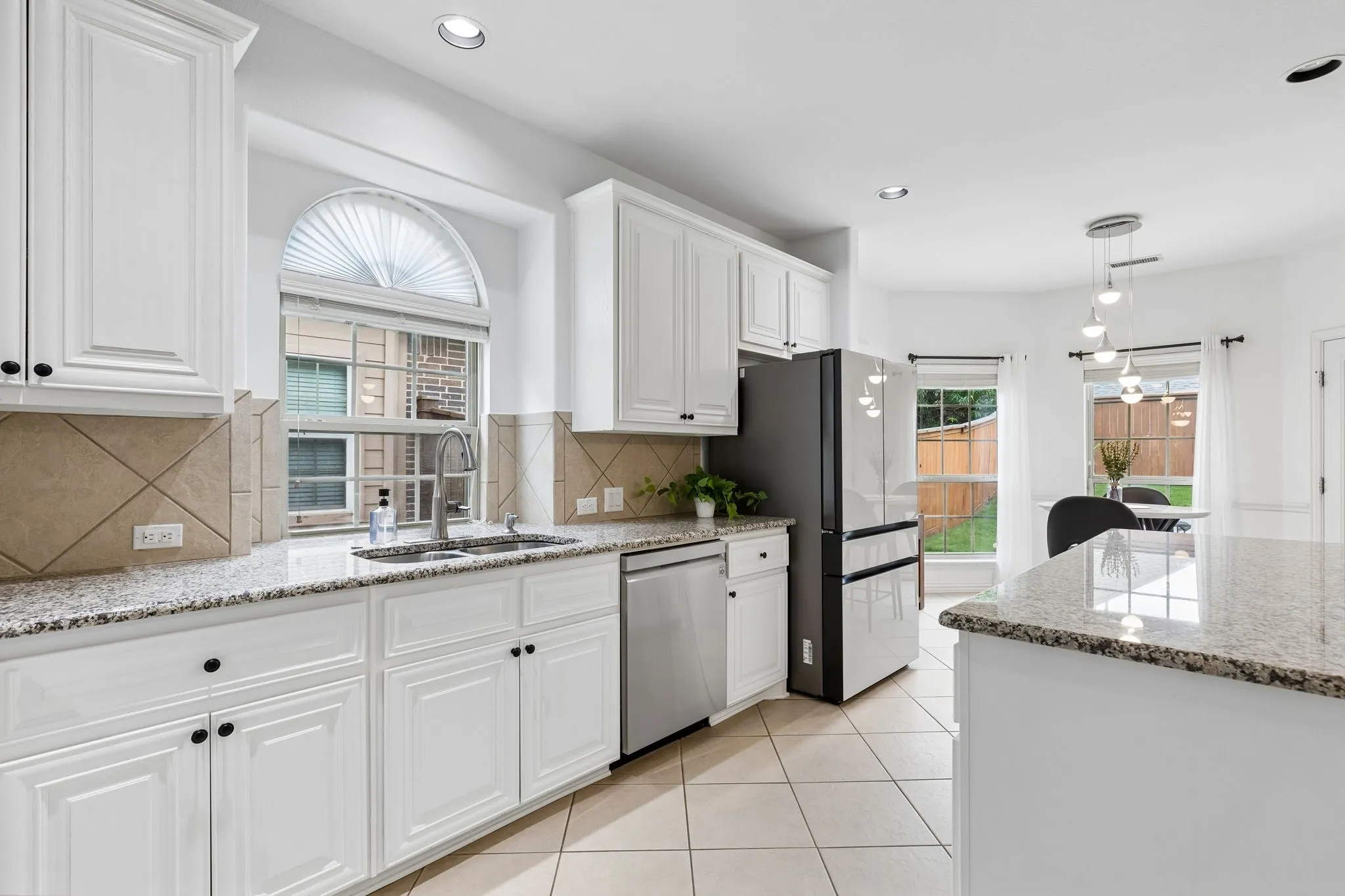Single Family Residence For Sale in Tarrant County , 2948 Mirado, Grand Prairie, Texas 75054, 6 Bedroom, 4 Bathroom, 2 Garage spaces, 4,034 Sqft, built in 2014, mls#21272444, Real Estate Agent in Grand Prairie, Homes For Sale in Tarrant county, Homes For Sale in Grand Prairie, Realtor in Grand Prairie Texas, Real Estate Brokerage Independent Realty Texas, Luminita Cordes Realtor
