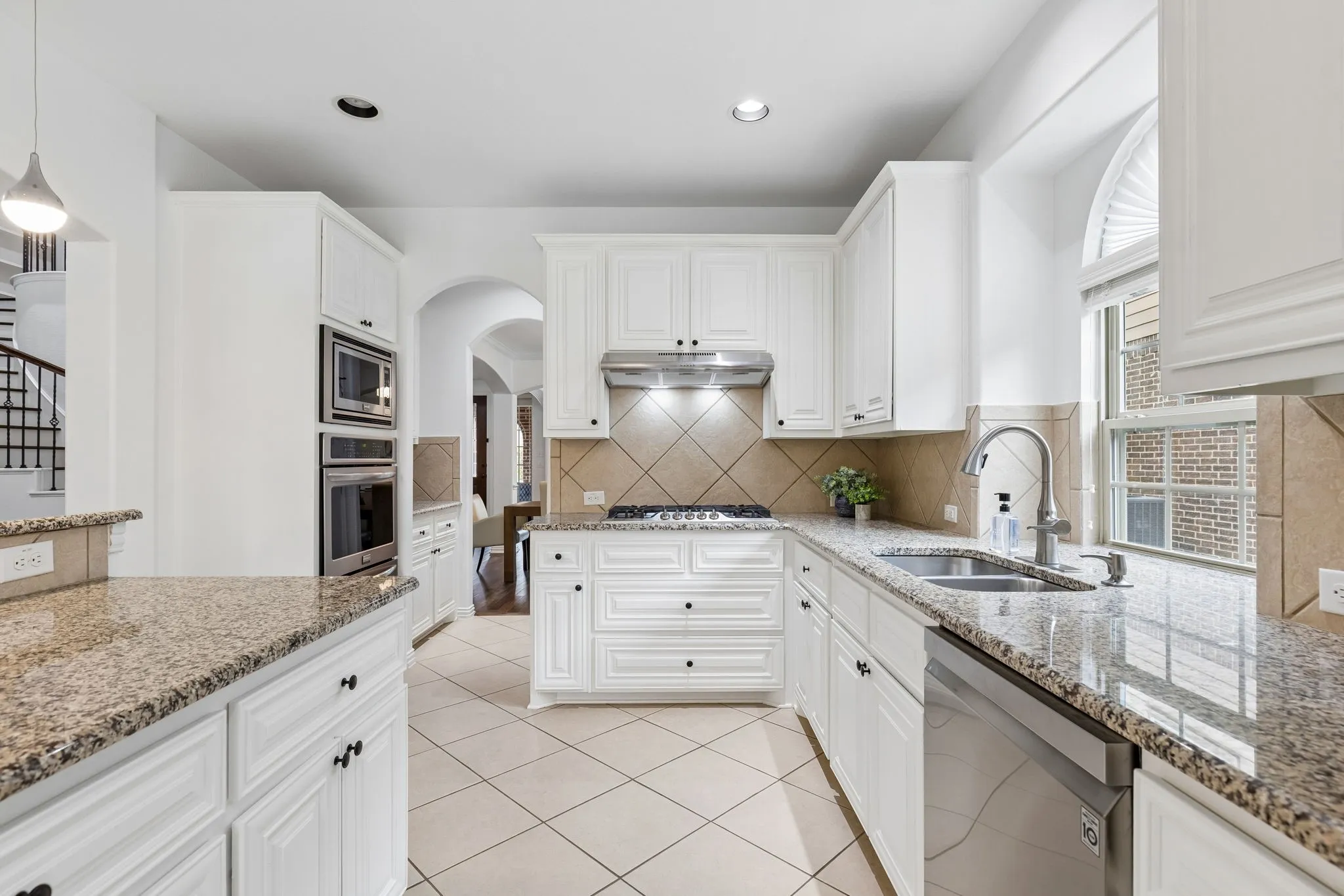 Single Family Residence For Sale in Tarrant County , 2948 Mirado, Grand Prairie, Texas 75054, 6 Bedroom, 4 Bathroom, 2 Garage spaces, 4,034 Sqft, built in 2014, mls#21272444, Real Estate Agent in Grand Prairie, Homes For Sale in Tarrant county, Homes For Sale in Grand Prairie, Realtor in Grand Prairie Texas, Real Estate Brokerage Independent Realty Texas, Luminita Cordes Realtor