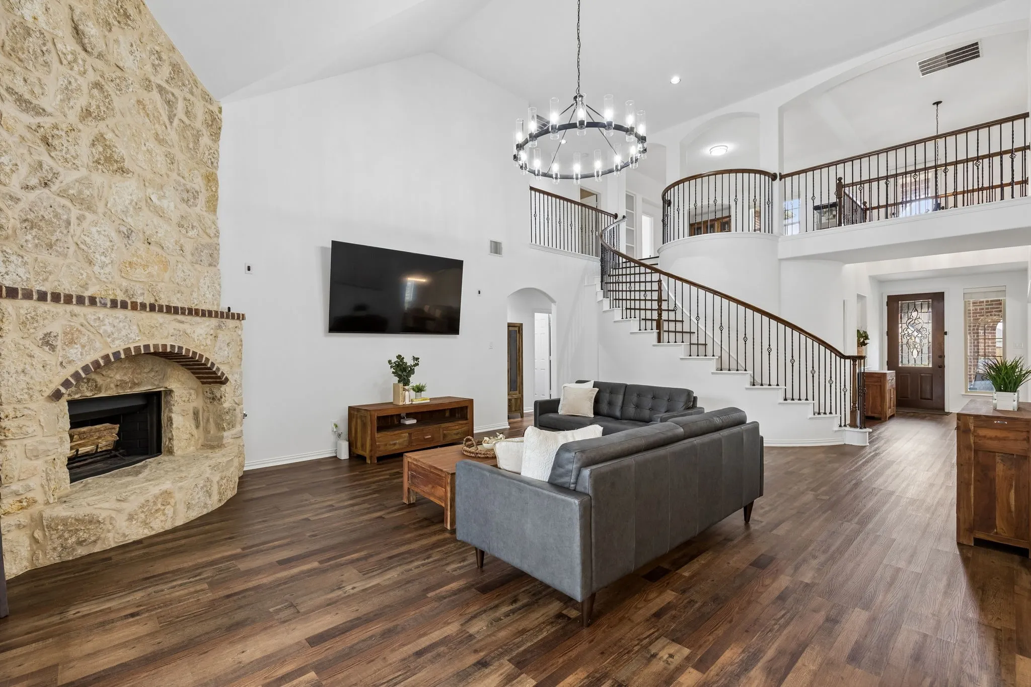 Single Family Residence For Sale in Tarrant County , 2948 Mirado, Grand Prairie, Texas 75054, 6 Bedroom, 4 Bathroom, 2 Garage spaces, 4,034 Sqft, built in 2014, mls#21272444, Real Estate Agent in Grand Prairie, Homes For Sale in Tarrant county, Homes For Sale in Grand Prairie, Realtor in Grand Prairie Texas, Real Estate Brokerage Independent Realty Texas, Luminita Cordes Realtor