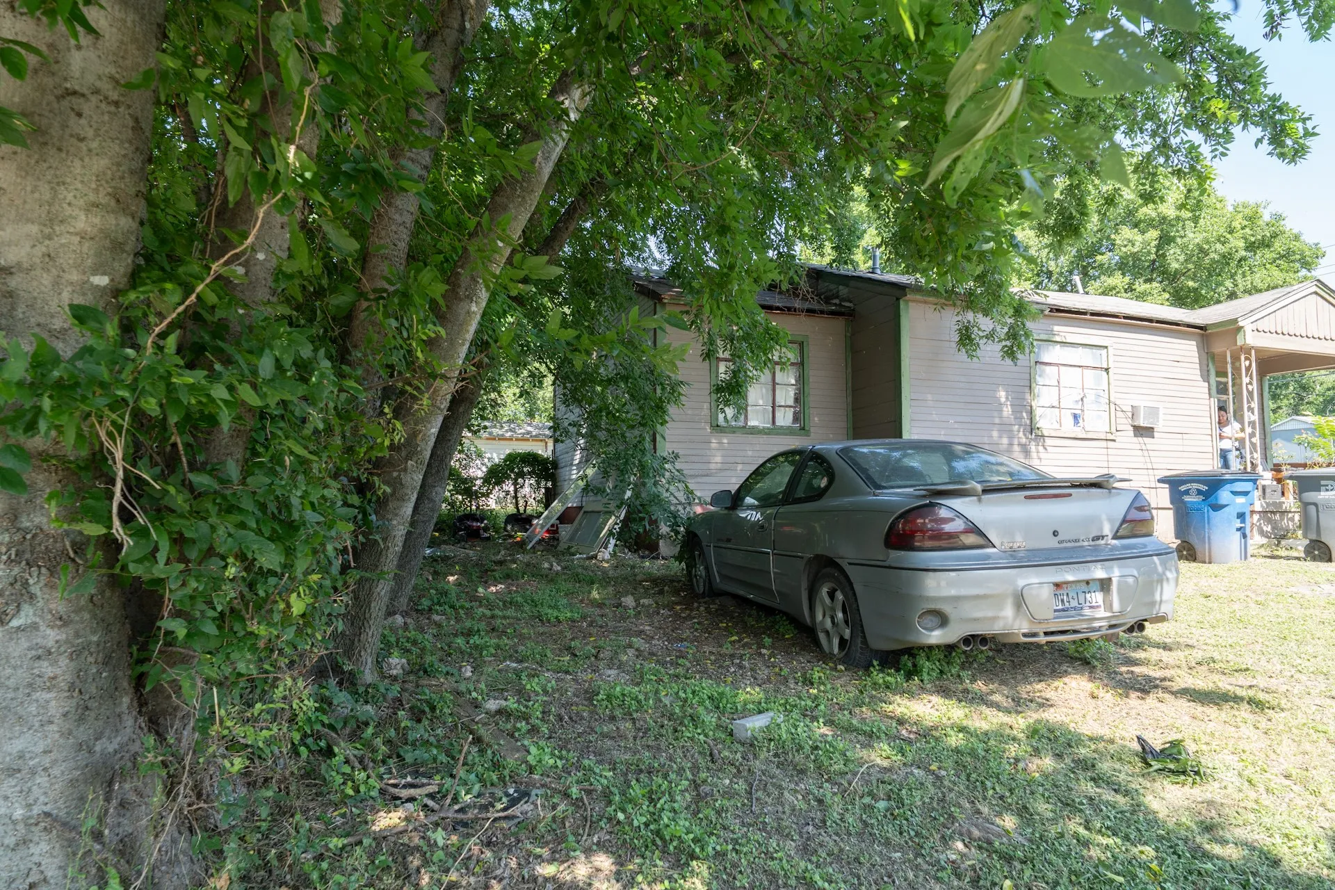 Single Family Residence For Sale in Dallas County , 3403 Alabama Avenue, Dallas, Texas 75216, 3 Bedroom, 1 Bathroom, Garage spaces, 1,263 Sqft, built in 1948, mls#21279007, Real Estate Agent in Dallas, Homes For Sale in Dallas county, Homes For Sale in Dallas, Realtor in Dallas Texas, Real Estate Brokerage Independent Realty Texas, Luminita Cordes Realtor