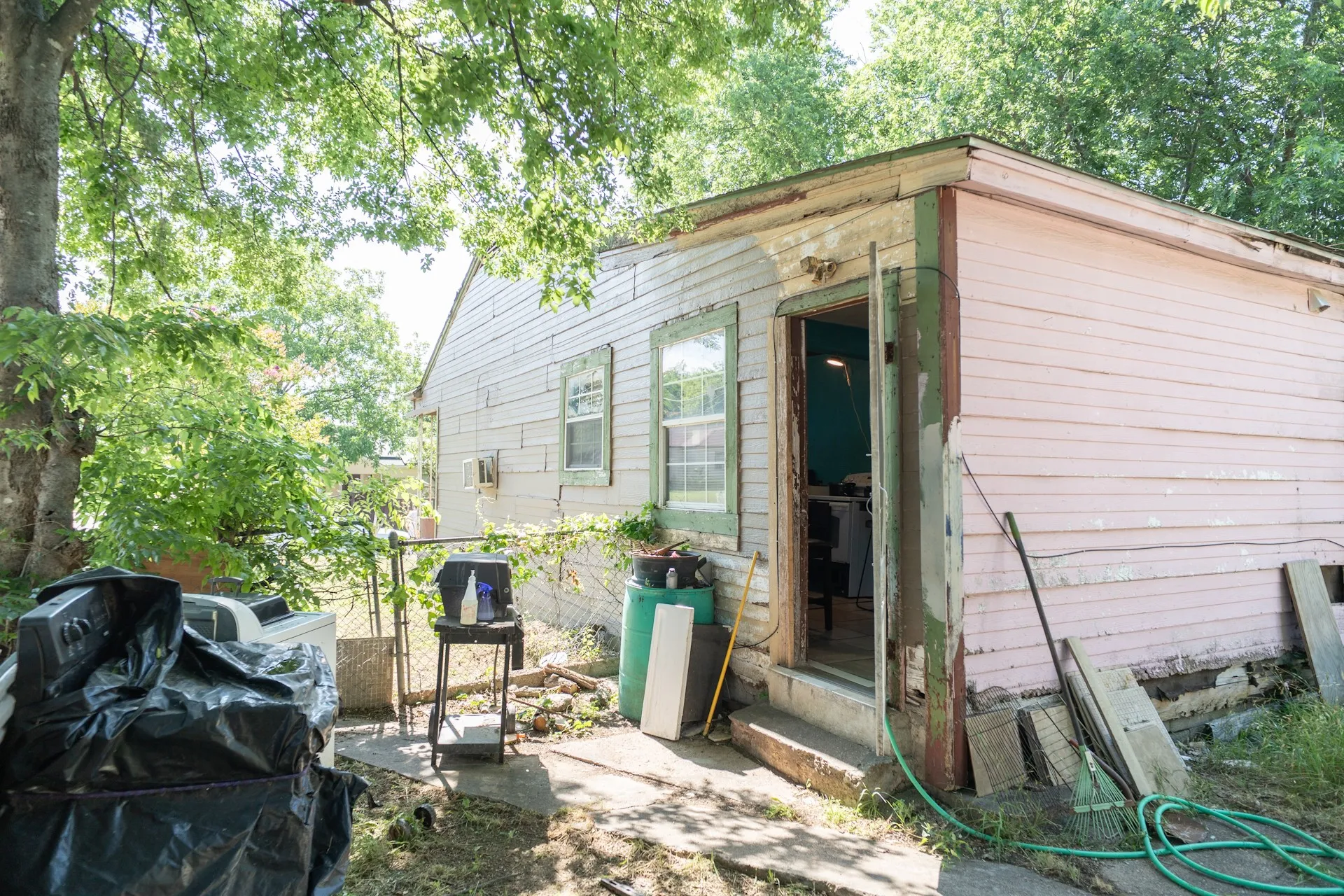 Single Family Residence For Sale in Dallas County , 3403 Alabama Avenue, Dallas, Texas 75216, 3 Bedroom, 1 Bathroom, Garage spaces, 1,263 Sqft, built in 1948, mls#21279007, Real Estate Agent in Dallas, Homes For Sale in Dallas county, Homes For Sale in Dallas, Realtor in Dallas Texas, Real Estate Brokerage Independent Realty Texas, Luminita Cordes Realtor