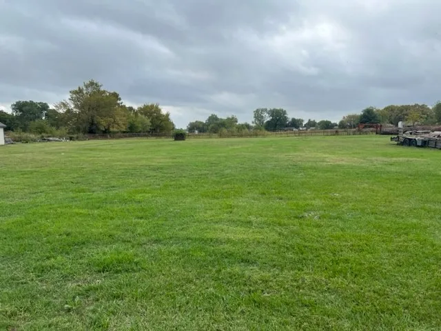 Unimproved Land For Sale in Grayson County , 310 W Hughes Street, Collinsville, Texas 76233, 0, 0, Garage spaces, 0 Sqft, built in 0, Price $500,000, mls#21280629, Real Estate Agent in Collinsville, Homes For Sale in Grayson county, Homes For Sale in Collinsville, Realtor in Collinsville Texas, Real Estate Brokerage Independent Realty Texas, Luminita Cordes Realtor