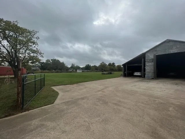 Unimproved Land For Sale in Grayson County , 310 W Hughes Street, Collinsville, Texas 76233, 0, 0, Garage spaces, 0 Sqft, built in 0, Price $500,000, mls#21280629, Real Estate Agent in Collinsville, Homes For Sale in Grayson county, Homes For Sale in Collinsville, Realtor in Collinsville Texas, Real Estate Brokerage Independent Realty Texas, Luminita Cordes Realtor