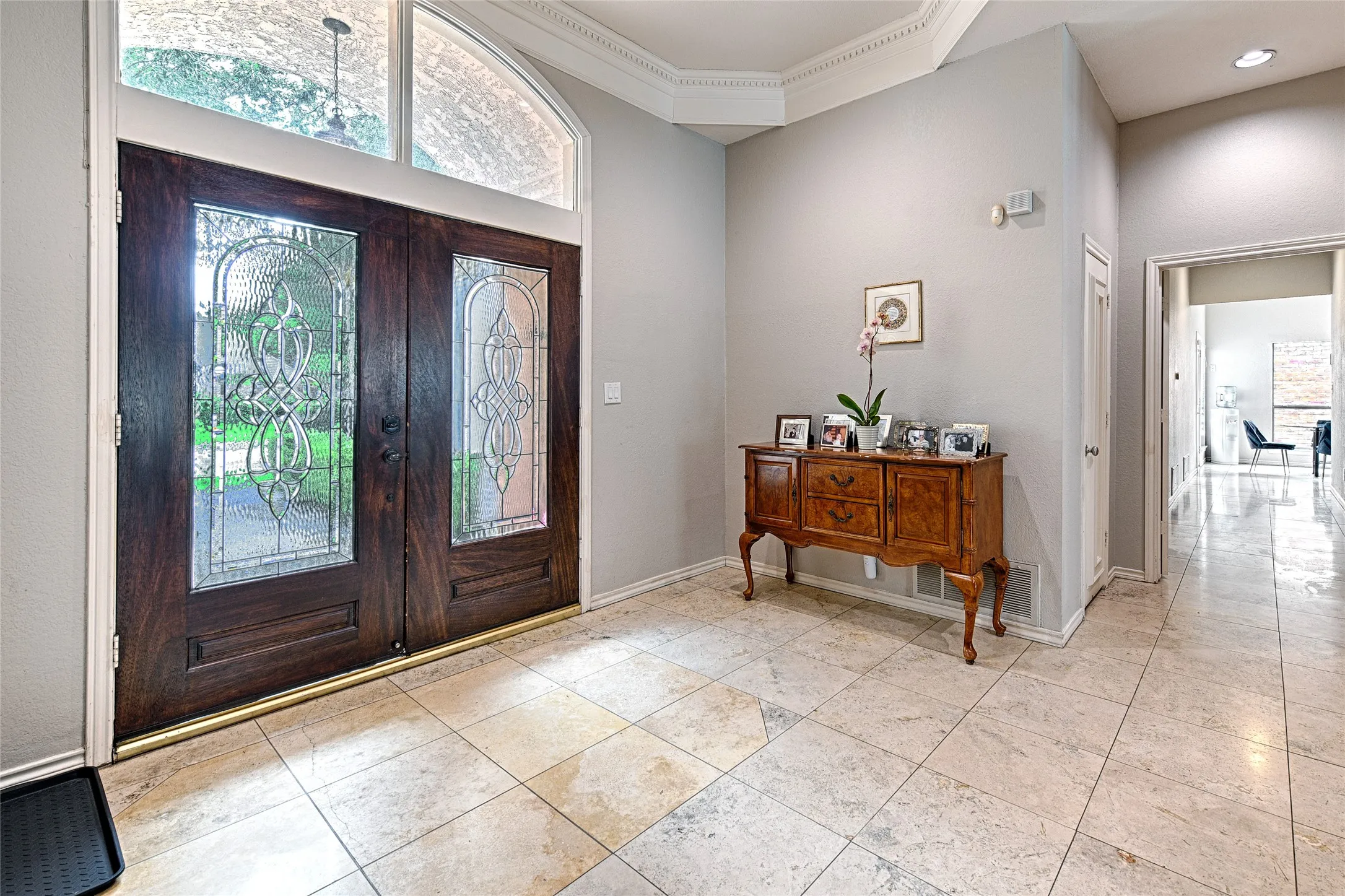 Single Family Residence For Sale in Dallas County , 12504 Renoir Lane, Dallas, Texas 75230, 5 Bedroom, 4 Bathroom, Garage spaces, 4,207 Sqft, built in 1981, Price $999,999, mls#21270689, Real Estate Agent in Dallas, Homes For Sale in Dallas county, Homes For Sale in Dallas, Realtor in Dallas Texas, Real Estate Brokerage Independent Realty Texas, Luminita Cordes Realtor