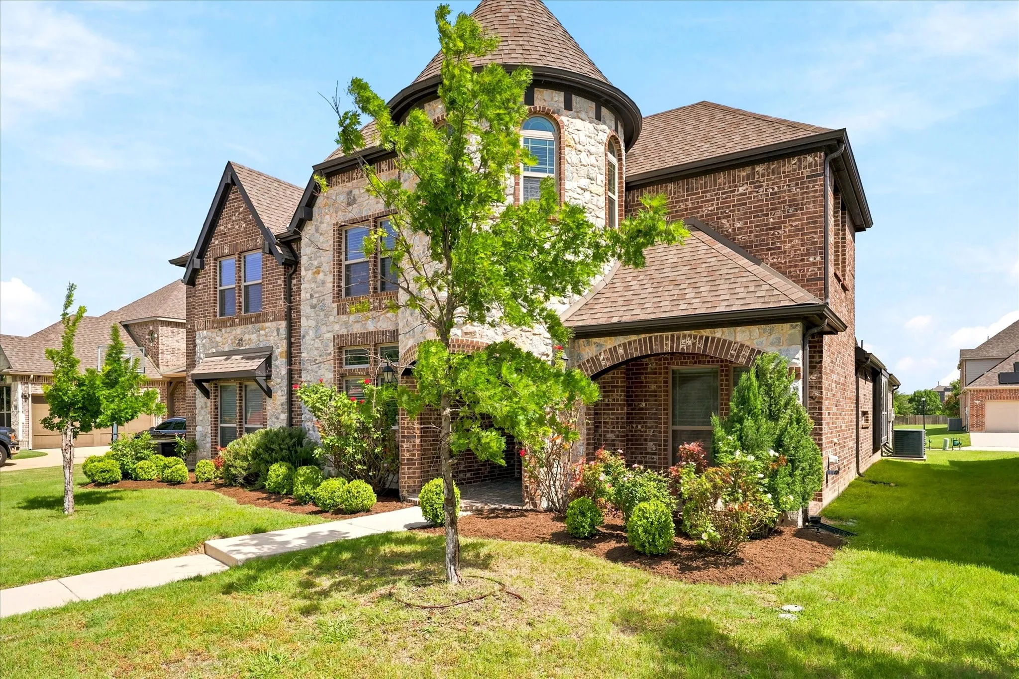 Single Family Residence For Sale in Collin County , 12840 Platt Drive, Frisco, Texas 75035, 5 Bedroom, 5 Bathroom, 2 Garage spaces, 3,927 Sqft, built in 2019, mls#21280604, Real Estate Agent in Frisco, Homes For Sale in Collin county, Homes For Sale in Frisco, Realtor in Frisco Texas, Real Estate Brokerage Independent Realty Texas, Luminita Cordes Realtor