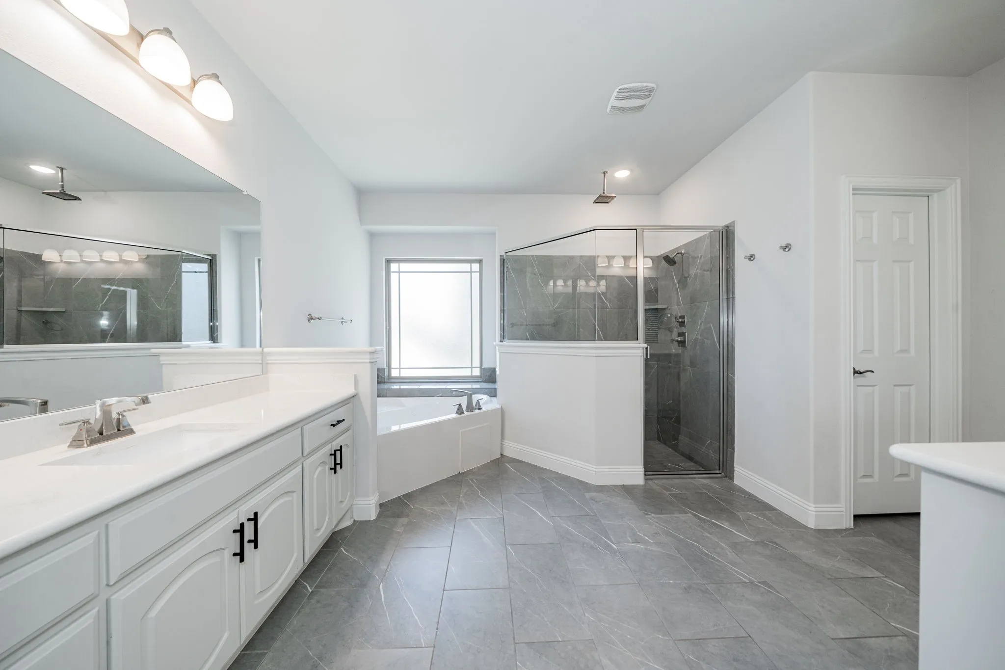 Single Family Residence For Sale in Collin County , 12840 Platt Drive, Frisco, Texas 75035, 5 Bedroom, 5 Bathroom, 2 Garage spaces, 3,927 Sqft, built in 2019, mls#21280604, Real Estate Agent in Frisco, Homes For Sale in Collin county, Homes For Sale in Frisco, Realtor in Frisco Texas, Real Estate Brokerage Independent Realty Texas, Luminita Cordes Realtor