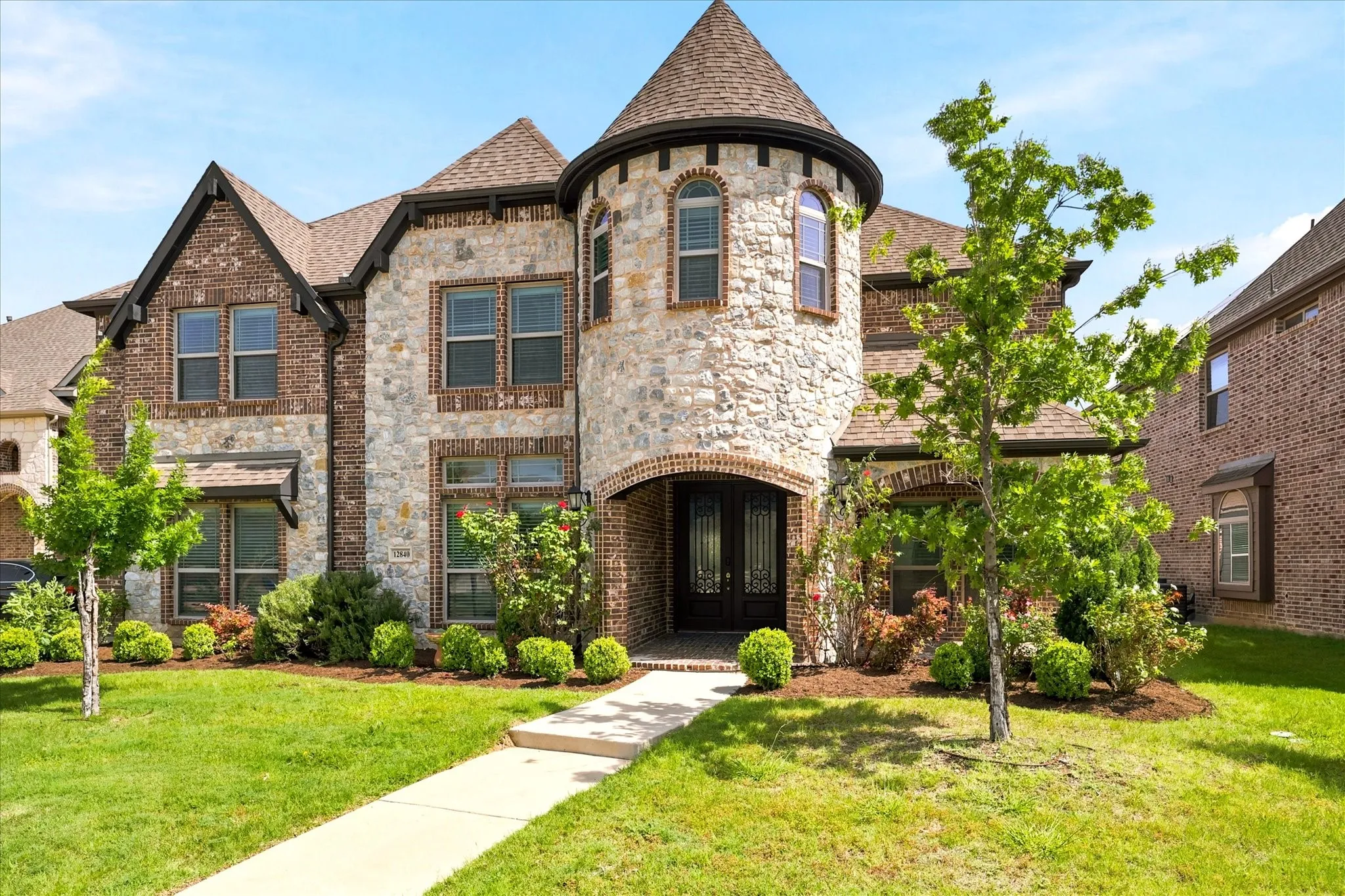 Single Family Residence For Sale in Collin County , 12840 Platt Drive, Frisco, Texas 75035, 5 Bedroom, 5 Bathroom, 2 Garage spaces, 3,927 Sqft, built in 2019, mls#21280604, Real Estate Agent in Frisco, Homes For Sale in Collin county, Homes For Sale in Frisco, Realtor in Frisco Texas, Real Estate Brokerage Independent Realty Texas, Luminita Cordes Realtor