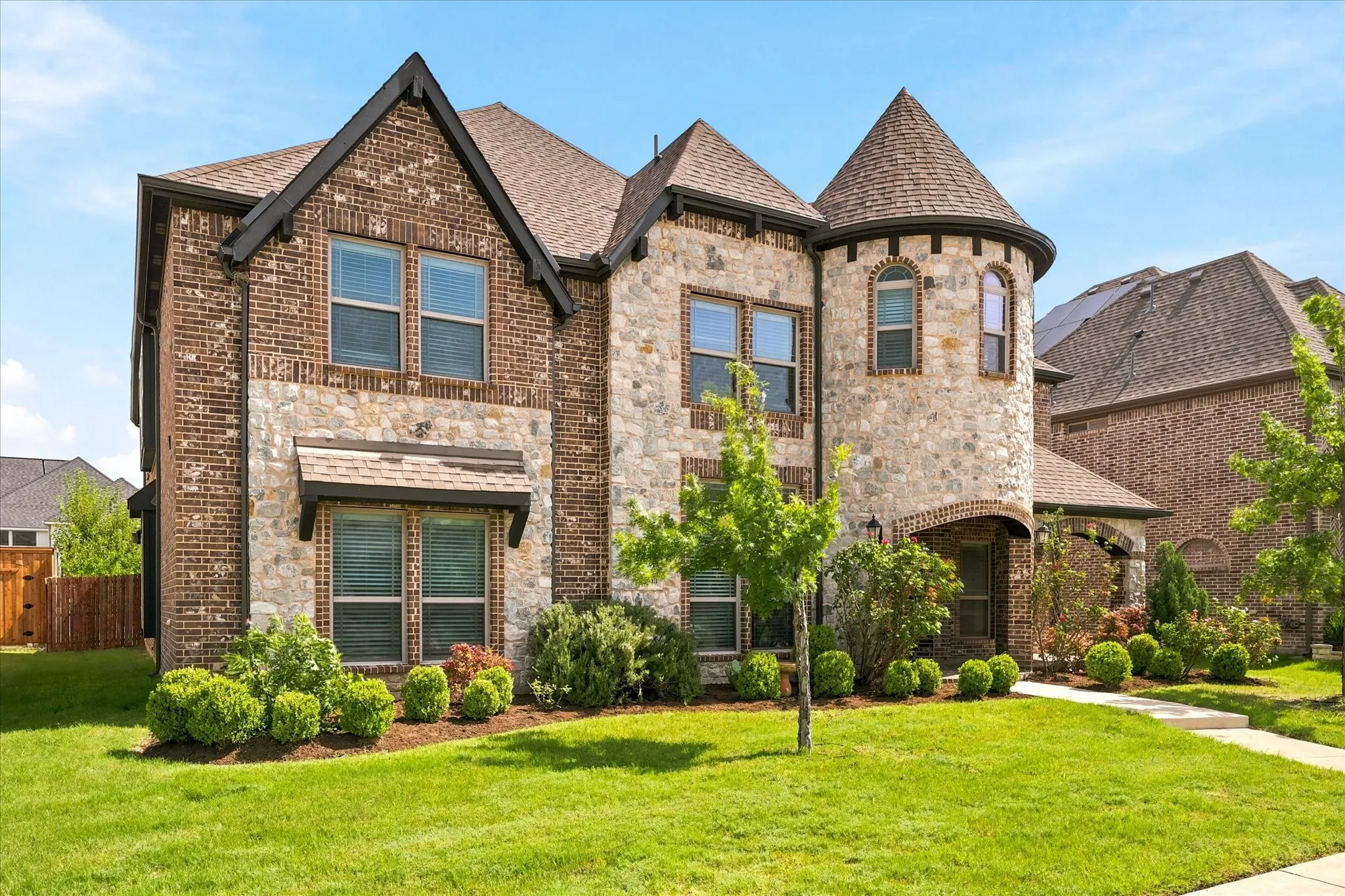 Single Family Residence For Sale in Collin County , 12840 Platt Drive, Frisco, Texas 75035, 5 Bedroom, 5 Bathroom, 2 Garage spaces, 3,927 Sqft, built in 2019, mls#21280604, Real Estate Agent in Frisco, Homes For Sale in Collin county, Homes For Sale in Frisco, Realtor in Frisco Texas, Real Estate Brokerage Independent Realty Texas, Luminita Cordes Realtor