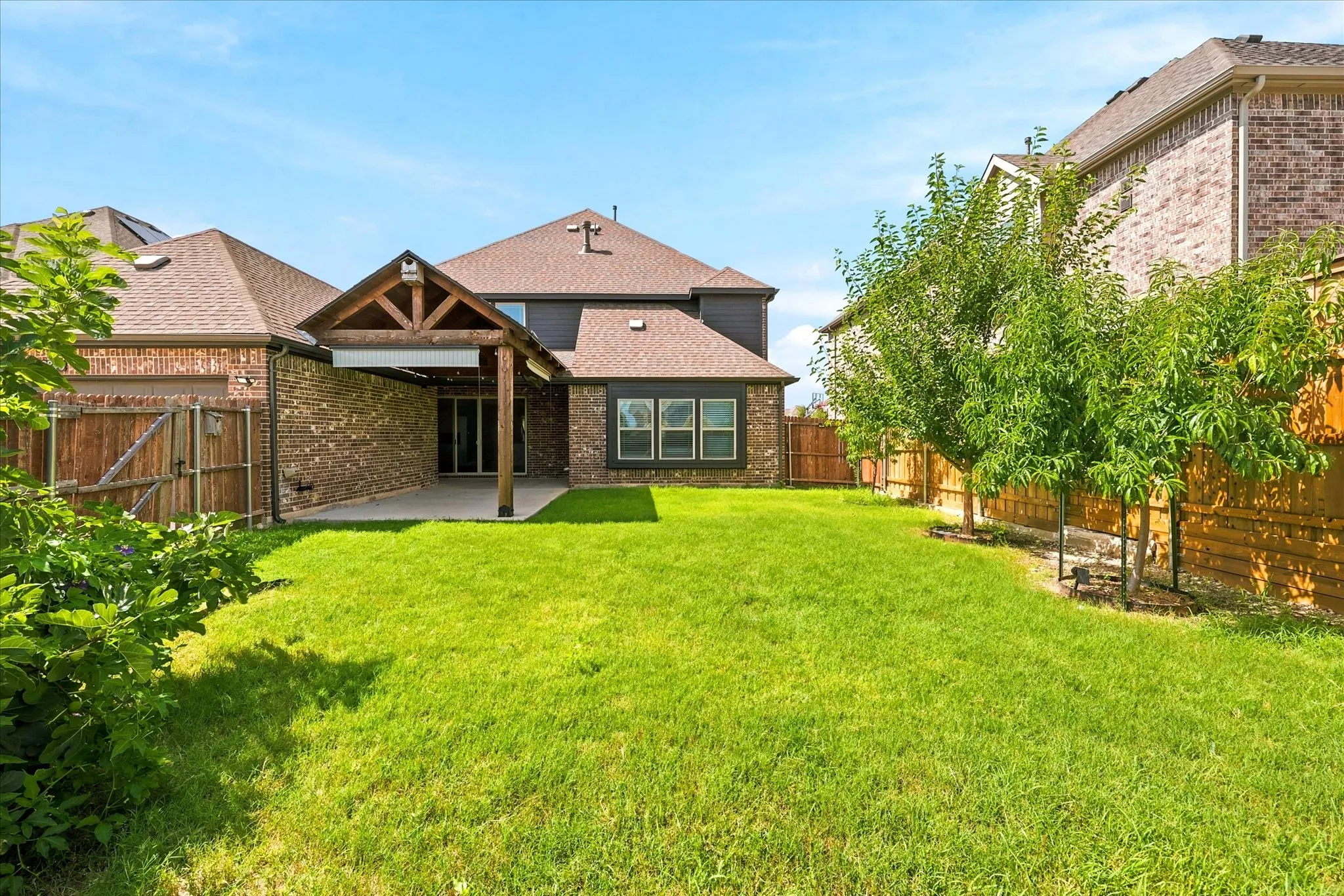 Single Family Residence For Sale in Collin County , 12840 Platt Drive, Frisco, Texas 75035, 5 Bedroom, 5 Bathroom, 2 Garage spaces, 3,927 Sqft, built in 2019, mls#21280604, Real Estate Agent in Frisco, Homes For Sale in Collin county, Homes For Sale in Frisco, Realtor in Frisco Texas, Real Estate Brokerage Independent Realty Texas, Luminita Cordes Realtor
