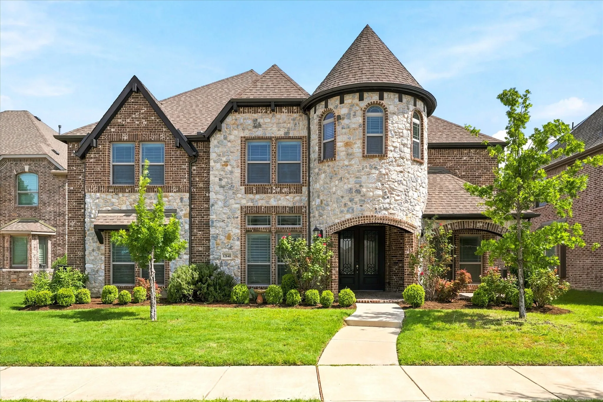 Single Family Residence For Sale in Collin County , 12840 Platt Drive, Frisco, Texas 75035, 5 Bedroom, 5 Bathroom, 2 Garage spaces, 3,927 Sqft, built in 2019, mls#21280604, Real Estate Agent in Frisco, Homes For Sale in Collin county, Homes For Sale in Frisco, Realtor in Frisco Texas, Real Estate Brokerage Independent Realty Texas, Luminita Cordes Realtor