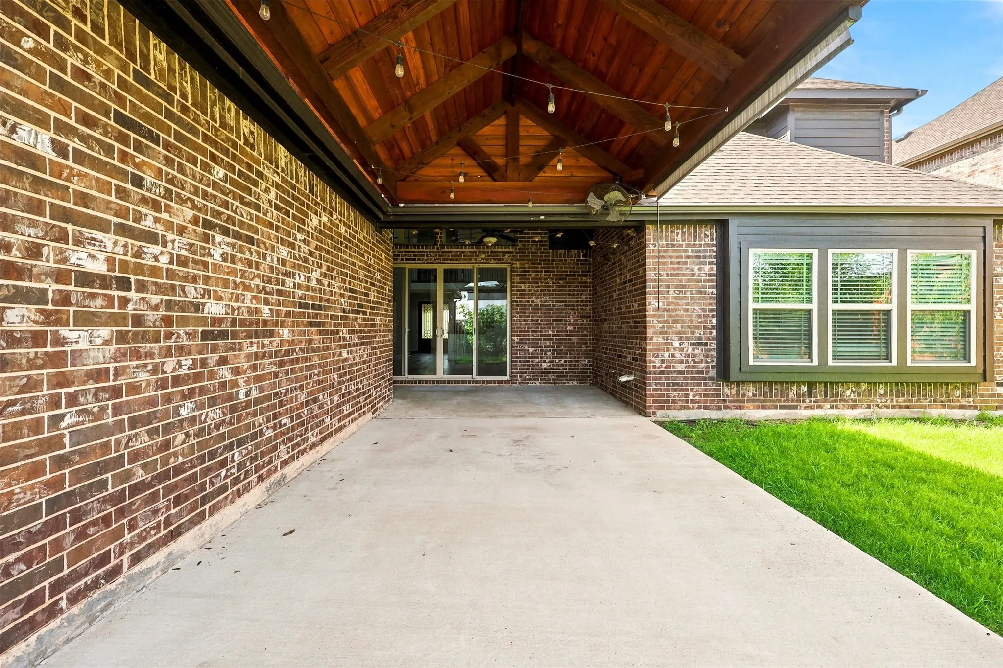 Single Family Residence For Sale in Collin County , 12840 Platt Drive, Frisco, Texas 75035, 5 Bedroom, 5 Bathroom, 2 Garage spaces, 3,927 Sqft, built in 2019, mls#21280604, Real Estate Agent in Frisco, Homes For Sale in Collin county, Homes For Sale in Frisco, Realtor in Frisco Texas, Real Estate Brokerage Independent Realty Texas, Luminita Cordes Realtor