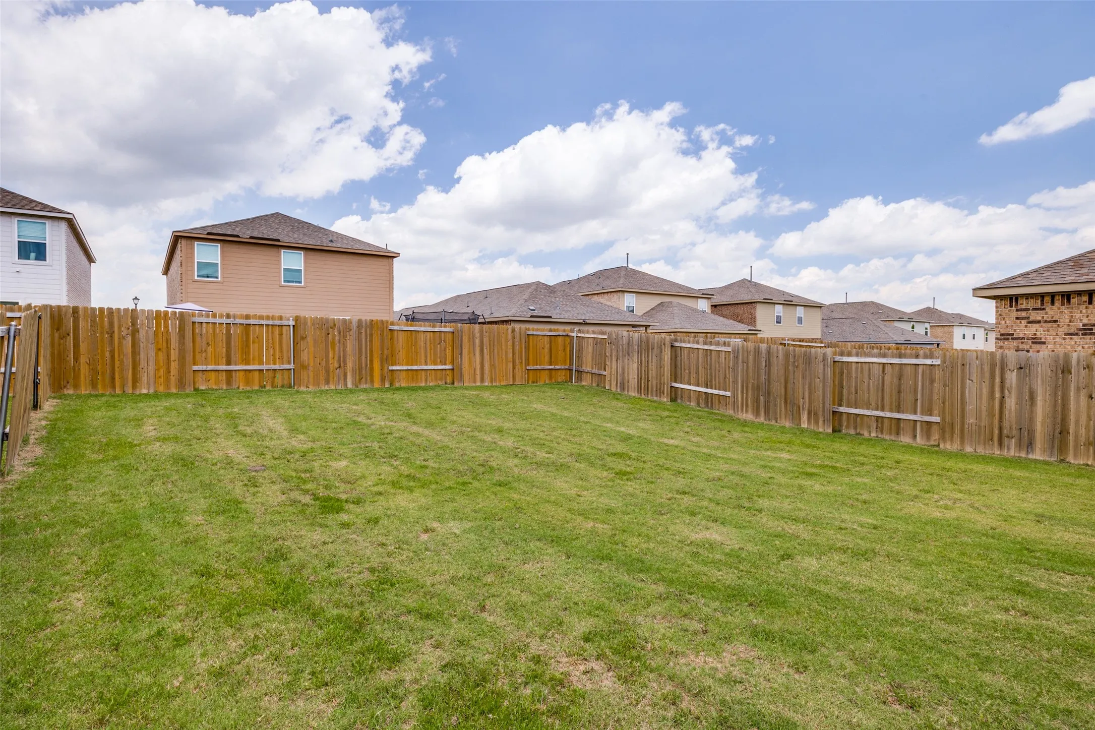 Single Family Residence For Sale in Collin County , 1108 Ginsburg Lane, Princeton, Texas 75407, 3 Bedroom, 3 Bathroom, 2 Garage spaces, 2,112 Sqft, built in 2023, mls#21277007, Real Estate Agent in Princeton, Homes For Sale in Collin county, Homes For Sale in Princeton, Realtor in Princeton Texas, Real Estate Brokerage Independent Realty Texas, Luminita Cordes Realtor