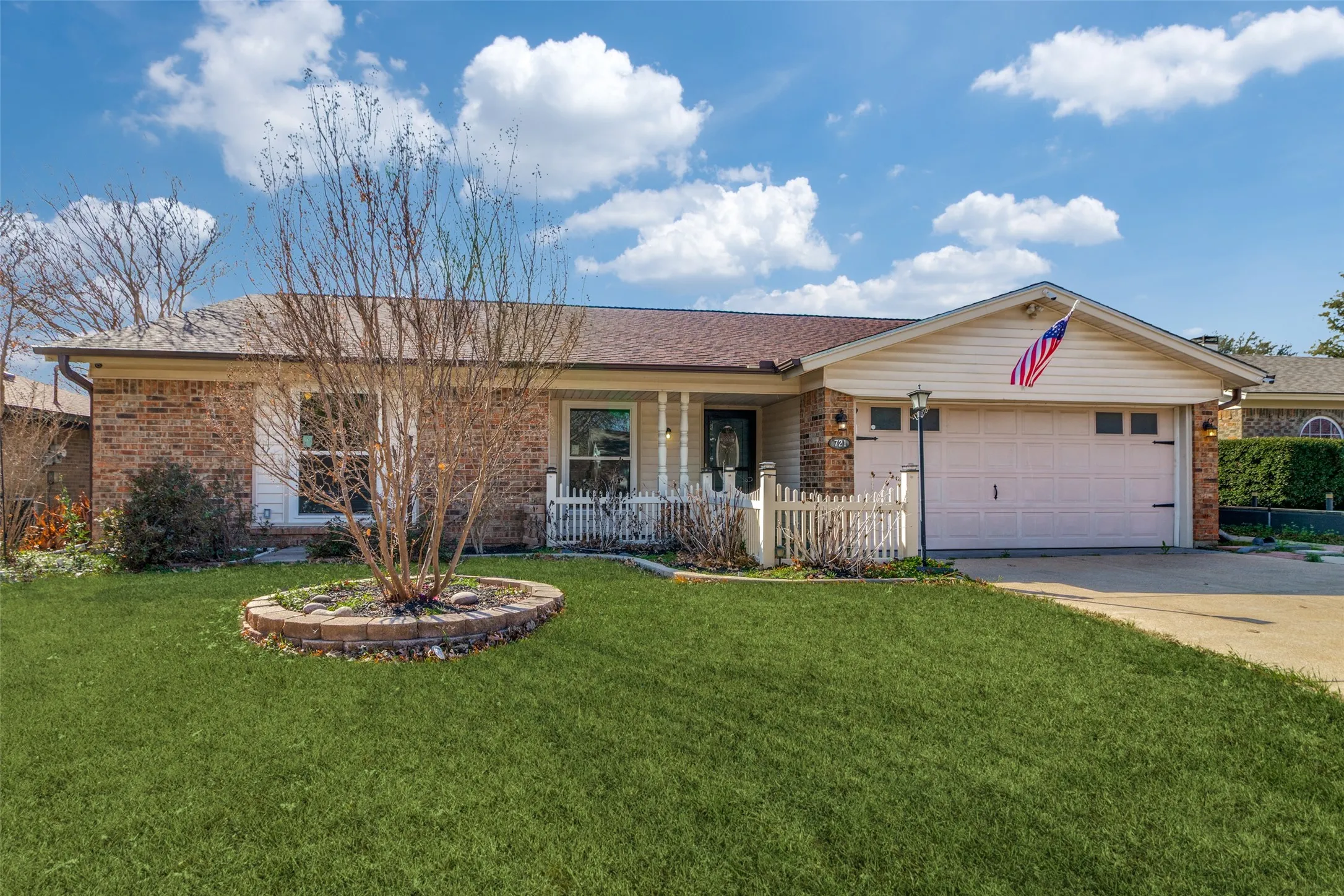 Single Family Residence For Sale in Johnson County , 721 NW Ann Lois Lane, Burleson, Texas 76028, 3 Bedroom, 2 Bathroom, 2 Garage spaces, 1,909 Sqft, built in 1975, mls#21277002, Real Estate Agent in Burleson, Homes For Sale in Johnson county, Homes For Sale in Burleson, Realtor in Burleson Texas, Real Estate Brokerage Independent Realty Texas, Luminita Cordes Realtor