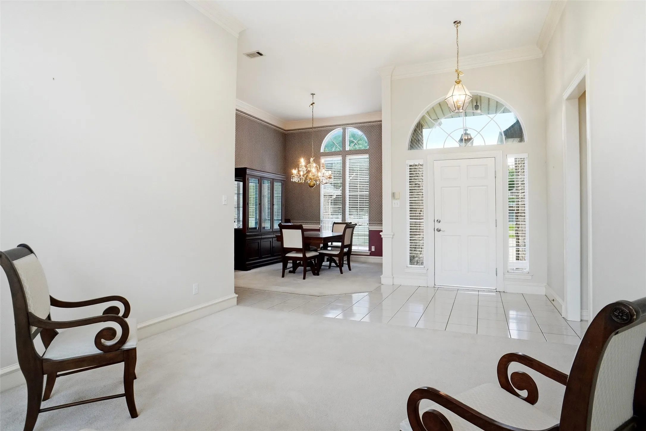 Single Family Residence For Sale in Tarrant County , 1620 Oak Creek Drive, Hurst, Texas 76054, 3 Bedroom, 2 Bathroom, 2 Garage spaces, 2,168 Sqft, built in 1994, mls#21279648, Real Estate Agent in Hurst, Homes For Sale in Tarrant county, Homes For Sale in Hurst, Realtor in Hurst Texas, Real Estate Brokerage Independent Realty Texas, Luminita Cordes Realtor