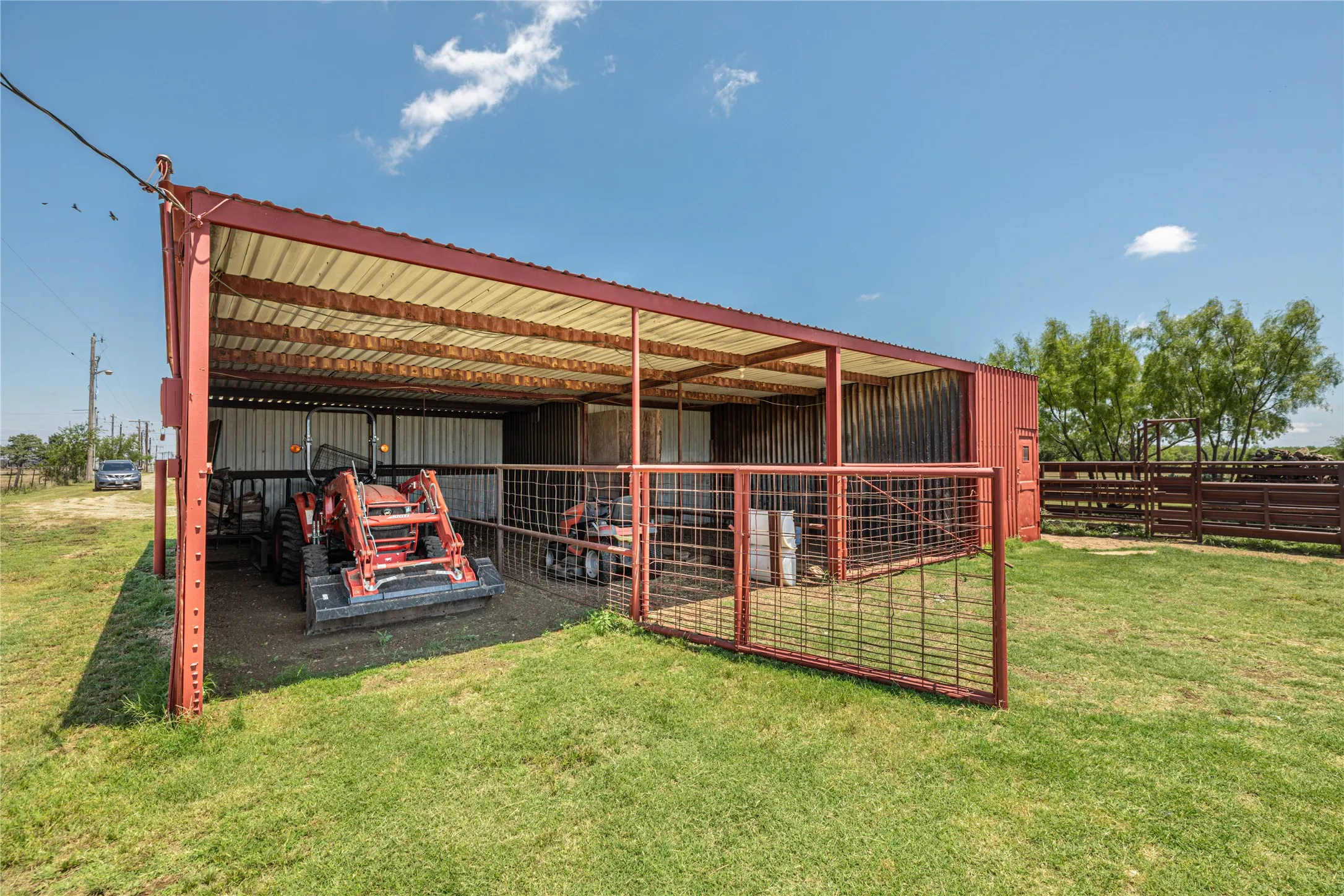 Single Family Residence For Sale in Taylor County , 8217 S FM 707, Abilene, Texas 79602, 4 Bedroom, 3 Bathroom, 2 Garage spaces, 3,012 Sqft, built in 1980, mls#21280603, Real Estate Agent in Abilene, Homes For Sale in Taylor county, Homes For Sale in Abilene, Realtor in Abilene Texas, Real Estate Brokerage Independent Realty Texas, Luminita Cordes Realtor