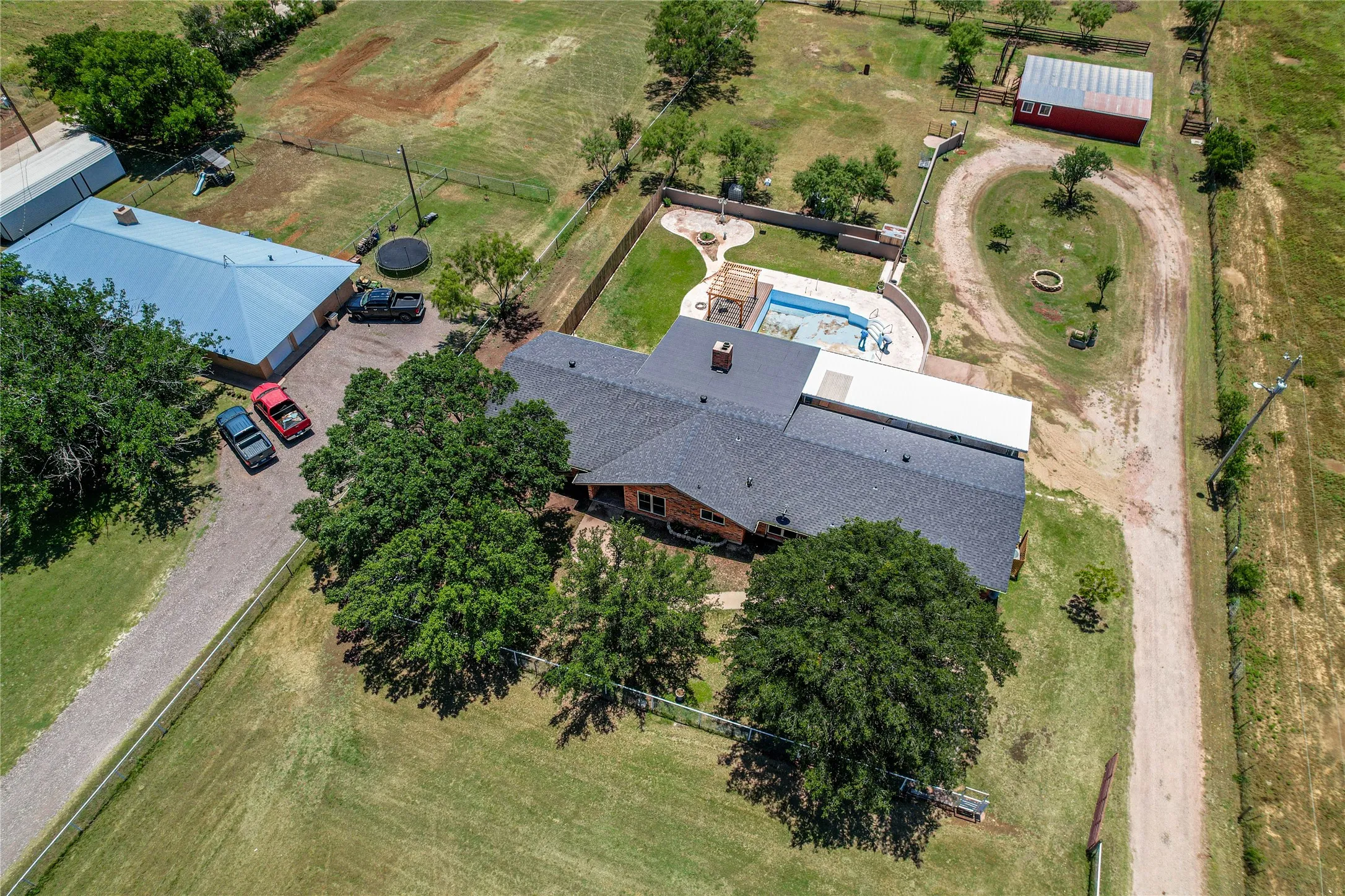 Single Family Residence For Sale in Taylor County , 8217 S FM 707, Abilene, Texas 79602, 4 Bedroom, 3 Bathroom, 2 Garage spaces, 3,012 Sqft, built in 1980, mls#21280603, Real Estate Agent in Abilene, Homes For Sale in Taylor county, Homes For Sale in Abilene, Realtor in Abilene Texas, Real Estate Brokerage Independent Realty Texas, Luminita Cordes Realtor