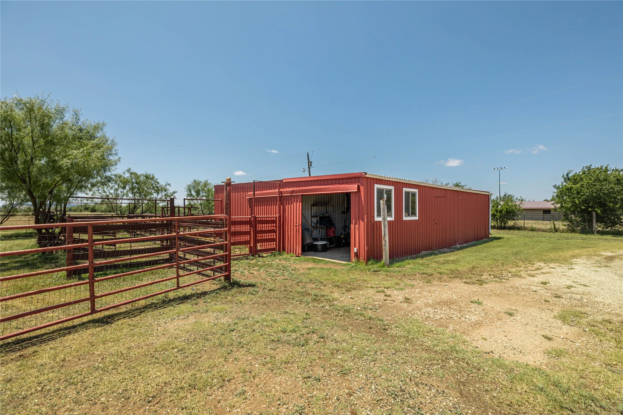 Single Family Residence For Sale in Taylor County , 8217 S FM 707, Abilene, Texas 79602, 4 Bedroom, 3 Bathroom, 2 Garage spaces, 3,012 Sqft, built in 1980, mls#21280603, Real Estate Agent in Abilene, Homes For Sale in Taylor county, Homes For Sale in Abilene, Realtor in Abilene Texas, Real Estate Brokerage Independent Realty Texas, Luminita Cordes Realtor