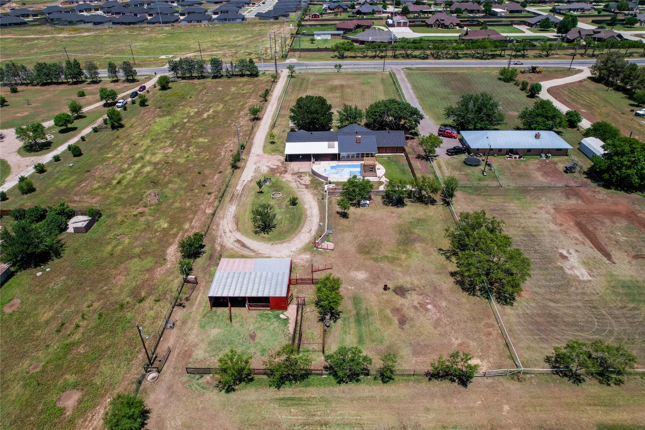 Single Family Residence For Sale in Taylor County , 8217 S FM 707, Abilene, Texas 79602, 4 Bedroom, 3 Bathroom, 2 Garage spaces, 3,012 Sqft, built in 1980, mls#21280603, Real Estate Agent in Abilene, Homes For Sale in Taylor county, Homes For Sale in Abilene, Realtor in Abilene Texas, Real Estate Brokerage Independent Realty Texas, Luminita Cordes Realtor