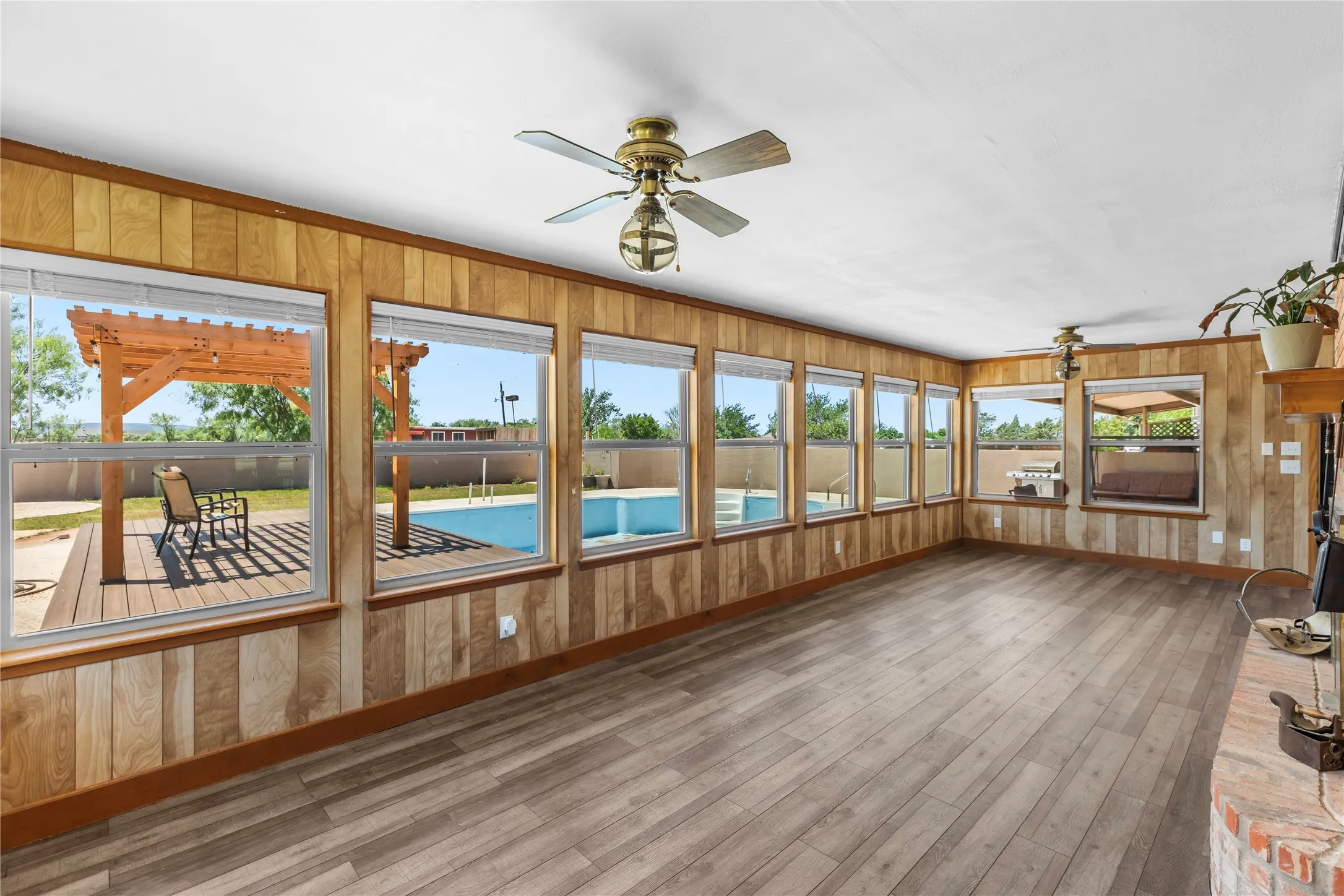 Single Family Residence For Sale in Taylor County , 8217 S FM 707, Abilene, Texas 79602, 4 Bedroom, 3 Bathroom, 2 Garage spaces, 3,012 Sqft, built in 1980, mls#21280603, Real Estate Agent in Abilene, Homes For Sale in Taylor county, Homes For Sale in Abilene, Realtor in Abilene Texas, Real Estate Brokerage Independent Realty Texas, Luminita Cordes Realtor