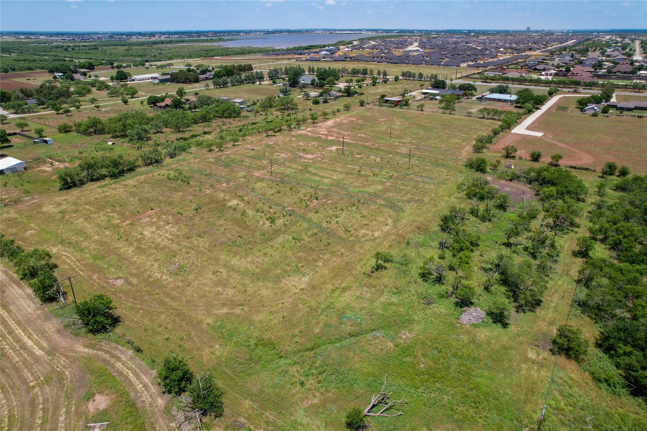 Single Family Residence For Sale in Taylor County , 8217 S FM 707, Abilene, Texas 79602, 4 Bedroom, 3 Bathroom, 2 Garage spaces, 3,012 Sqft, built in 1980, mls#21280603, Real Estate Agent in Abilene, Homes For Sale in Taylor county, Homes For Sale in Abilene, Realtor in Abilene Texas, Real Estate Brokerage Independent Realty Texas, Luminita Cordes Realtor