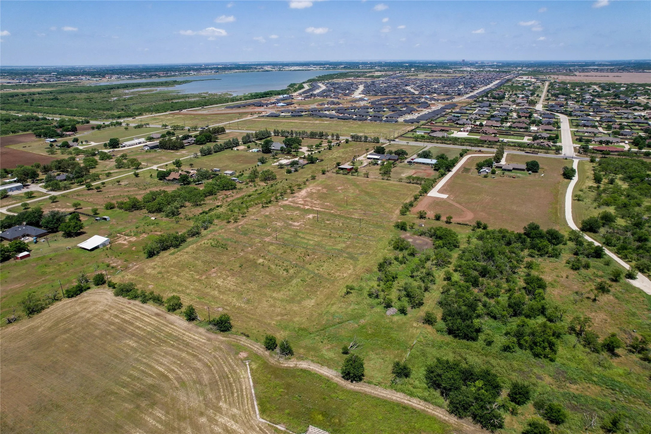 Single Family Residence For Sale in Taylor County , 8217 S FM 707, Abilene, Texas 79602, 4 Bedroom, 3 Bathroom, 2 Garage spaces, 3,012 Sqft, built in 1980, mls#21280603, Real Estate Agent in Abilene, Homes For Sale in Taylor county, Homes For Sale in Abilene, Realtor in Abilene Texas, Real Estate Brokerage Independent Realty Texas, Luminita Cordes Realtor