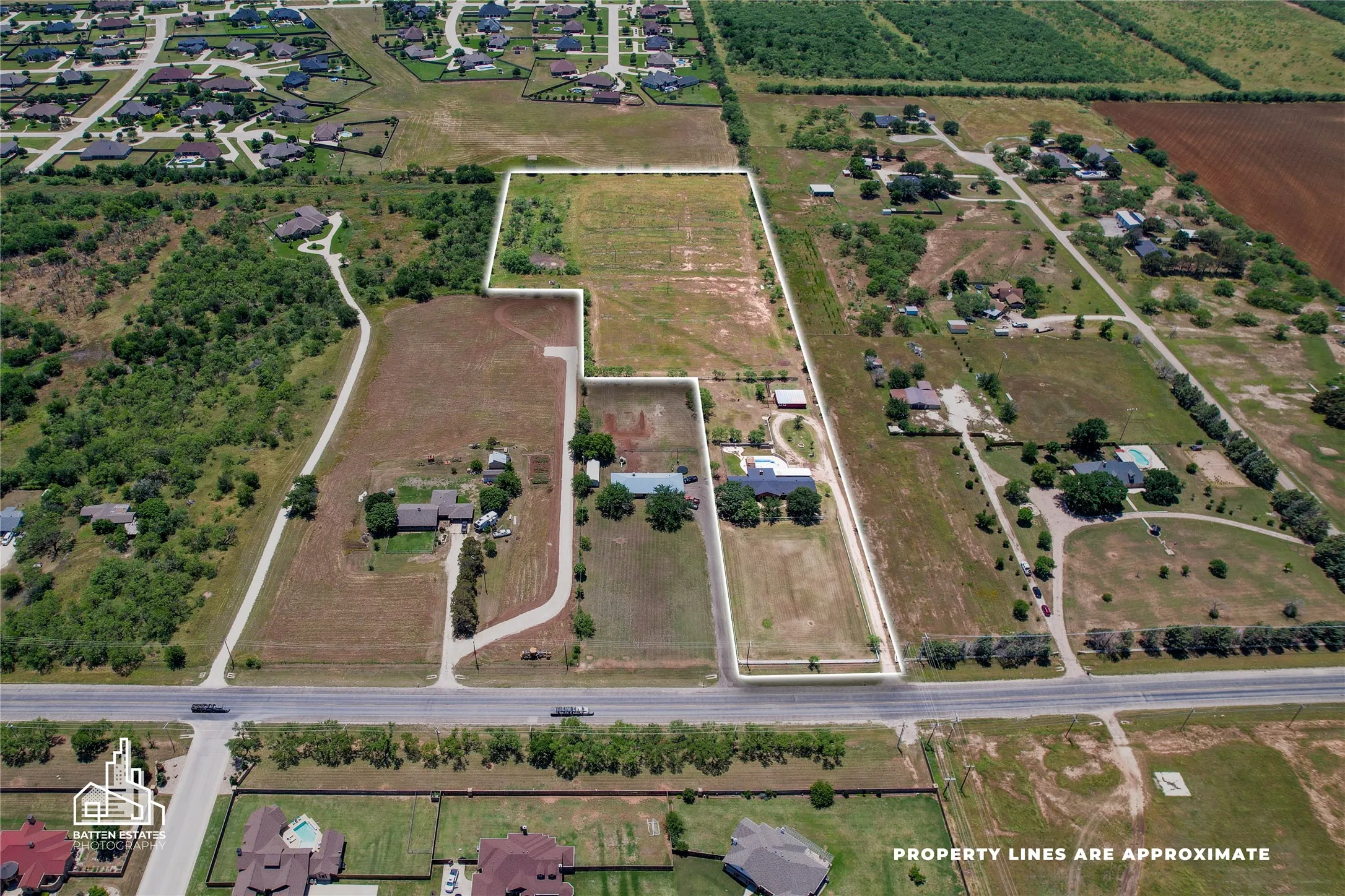 Single Family Residence For Sale in Taylor County , 8217 S FM 707, Abilene, Texas 79602, 4 Bedroom, 3 Bathroom, 2 Garage spaces, 3,012 Sqft, built in 1980, mls#21280603, Real Estate Agent in Abilene, Homes For Sale in Taylor county, Homes For Sale in Abilene, Realtor in Abilene Texas, Real Estate Brokerage Independent Realty Texas, Luminita Cordes Realtor