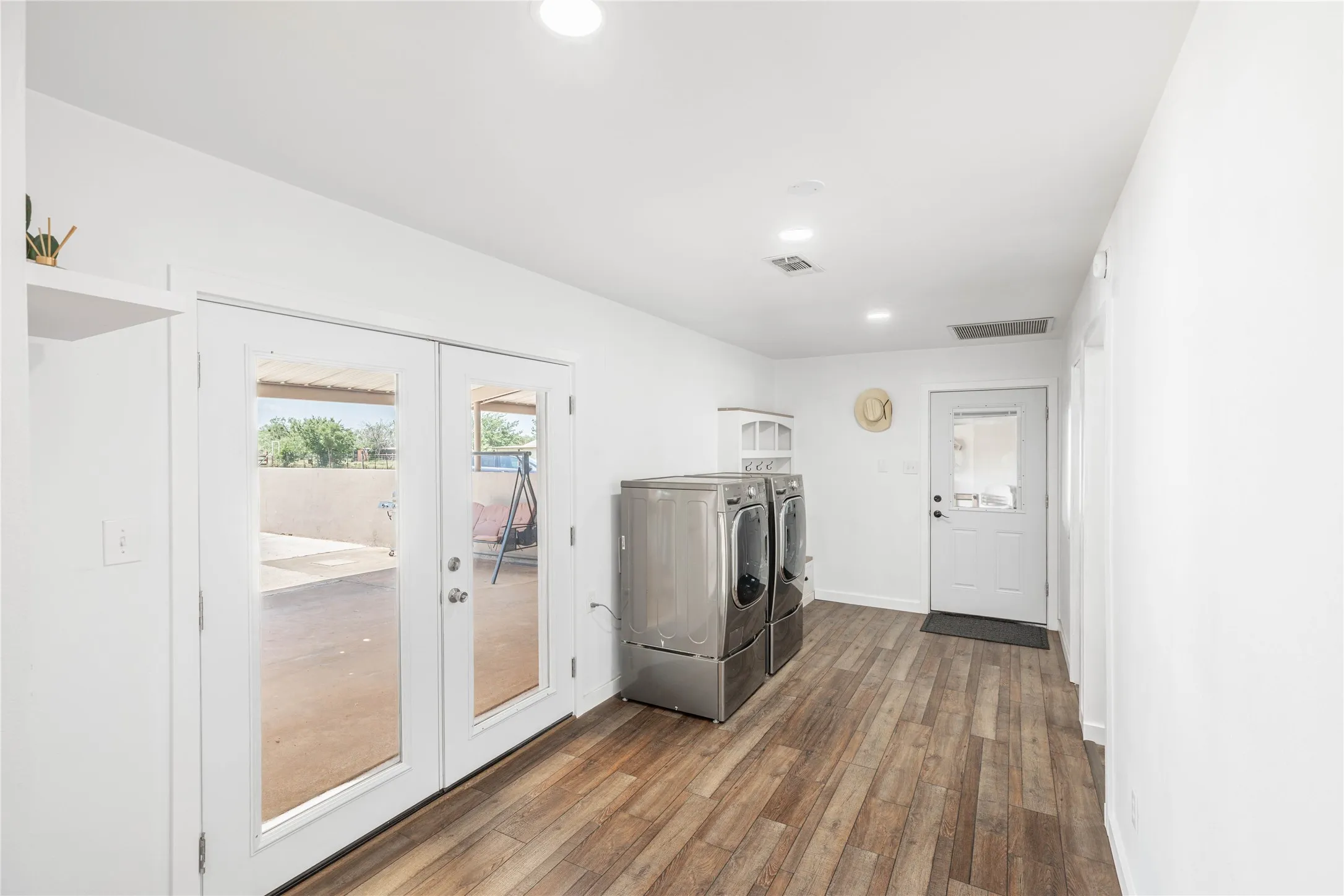Single Family Residence For Sale in Taylor County , 8217 S FM 707, Abilene, Texas 79602, 4 Bedroom, 3 Bathroom, 2 Garage spaces, 3,012 Sqft, built in 1980, mls#21280603, Real Estate Agent in Abilene, Homes For Sale in Taylor county, Homes For Sale in Abilene, Realtor in Abilene Texas, Real Estate Brokerage Independent Realty Texas, Luminita Cordes Realtor