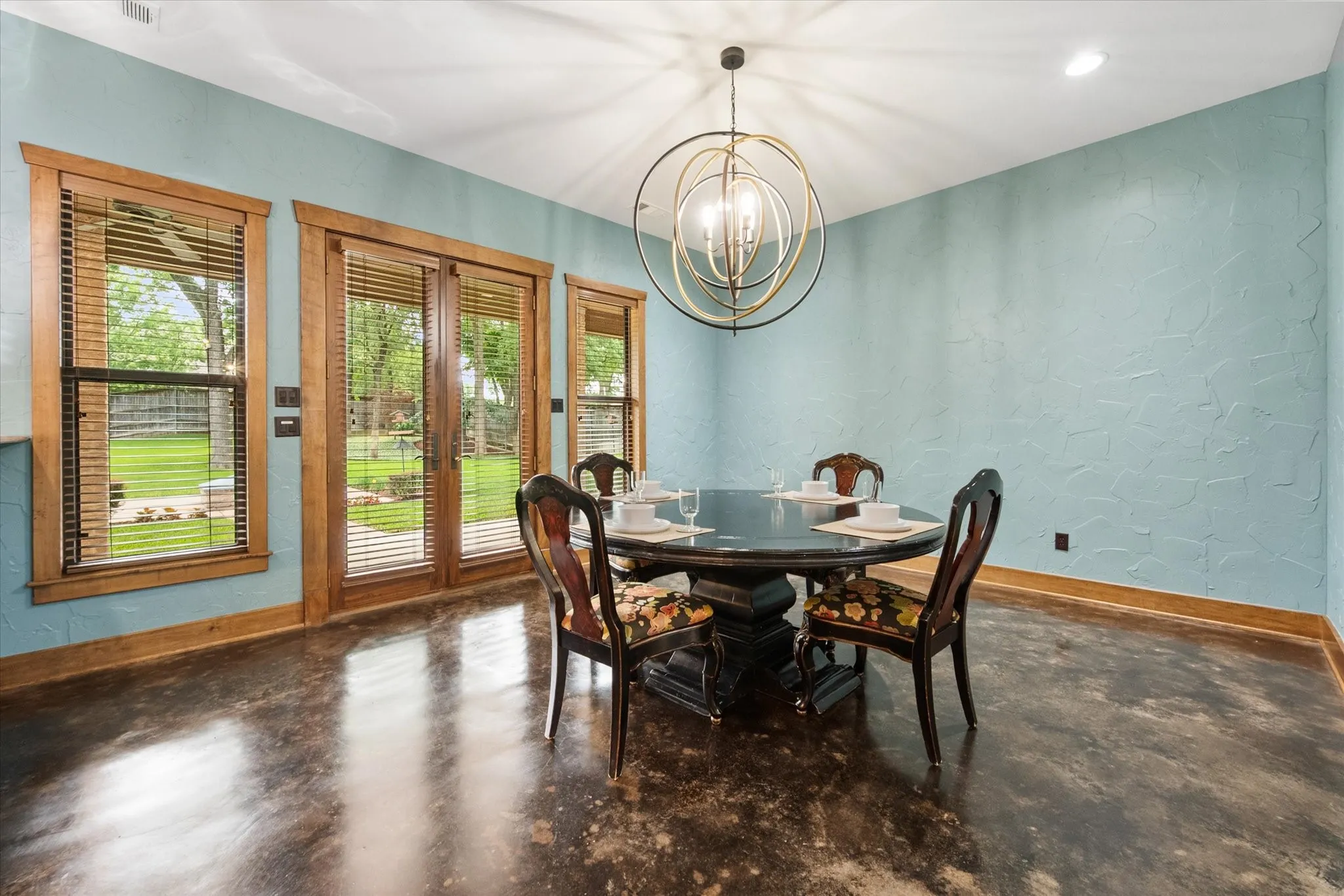Single Family Residence For Sale in Tarrant County , 2500 Woodbridge Trail, Mansfield, Texas 76063, 4 Bedroom, 5 Bathroom, 3 Garage spaces, 4,258 Sqft, built in 2004, mls#21276591, Real Estate Agent in Mansfield, Homes For Sale in Tarrant county, Homes For Sale in Mansfield, Realtor in Mansfield Texas, Real Estate Brokerage Independent Realty Texas, Luminita Cordes Realtor