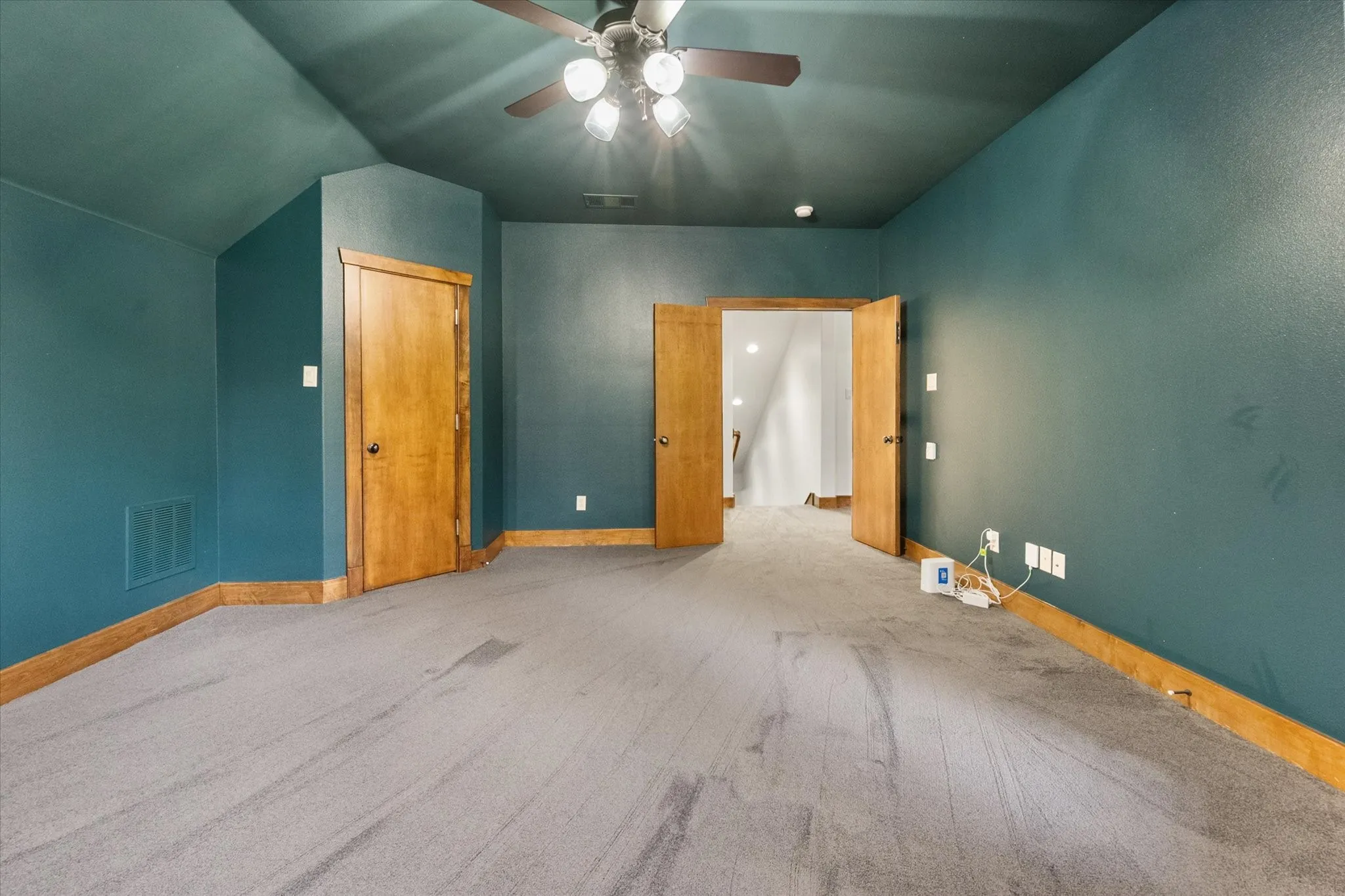 Single Family Residence For Sale in Tarrant County , 2500 Woodbridge Trail, Mansfield, Texas 76063, 4 Bedroom, 5 Bathroom, 3 Garage spaces, 4,258 Sqft, built in 2004, mls#21276591, Real Estate Agent in Mansfield, Homes For Sale in Tarrant county, Homes For Sale in Mansfield, Realtor in Mansfield Texas, Real Estate Brokerage Independent Realty Texas, Luminita Cordes Realtor