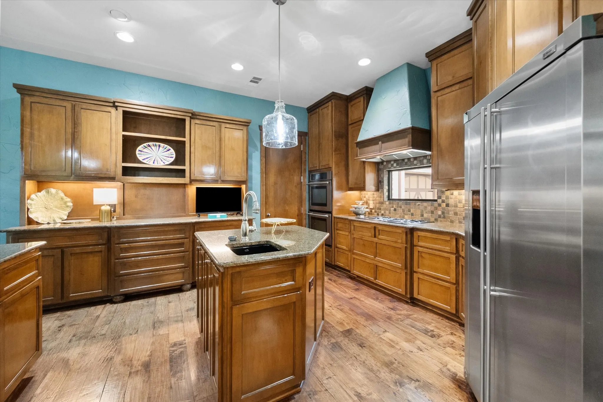 Single Family Residence For Sale in Tarrant County , 2500 Woodbridge Trail, Mansfield, Texas 76063, 4 Bedroom, 5 Bathroom, 3 Garage spaces, 4,258 Sqft, built in 2004, mls#21276591, Real Estate Agent in Mansfield, Homes For Sale in Tarrant county, Homes For Sale in Mansfield, Realtor in Mansfield Texas, Real Estate Brokerage Independent Realty Texas, Luminita Cordes Realtor