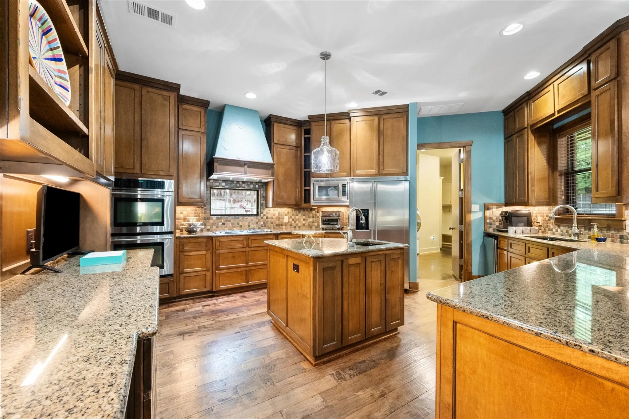 Single Family Residence For Sale in Tarrant County , 2500 Woodbridge Trail, Mansfield, Texas 76063, 4 Bedroom, 5 Bathroom, 3 Garage spaces, 4,258 Sqft, built in 2004, mls#21276591, Real Estate Agent in Mansfield, Homes For Sale in Tarrant county, Homes For Sale in Mansfield, Realtor in Mansfield Texas, Real Estate Brokerage Independent Realty Texas, Luminita Cordes Realtor