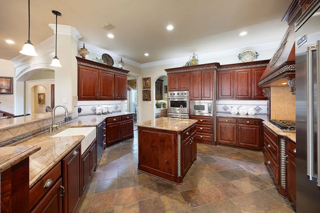 Single Family Residence For Sale in Denton County , 4603 Warwick Lane, Frisco, Texas 75034, 4 Bedroom, 6 Bathroom, 3 Garage spaces, 4,639 Sqft, built in 2004, mls#21280637, Real Estate Agent in Frisco, Homes For Sale in Denton county, Homes For Sale in Frisco, Realtor in Frisco Texas, Real Estate Brokerage Independent Realty Texas, Luminita Cordes Realtor