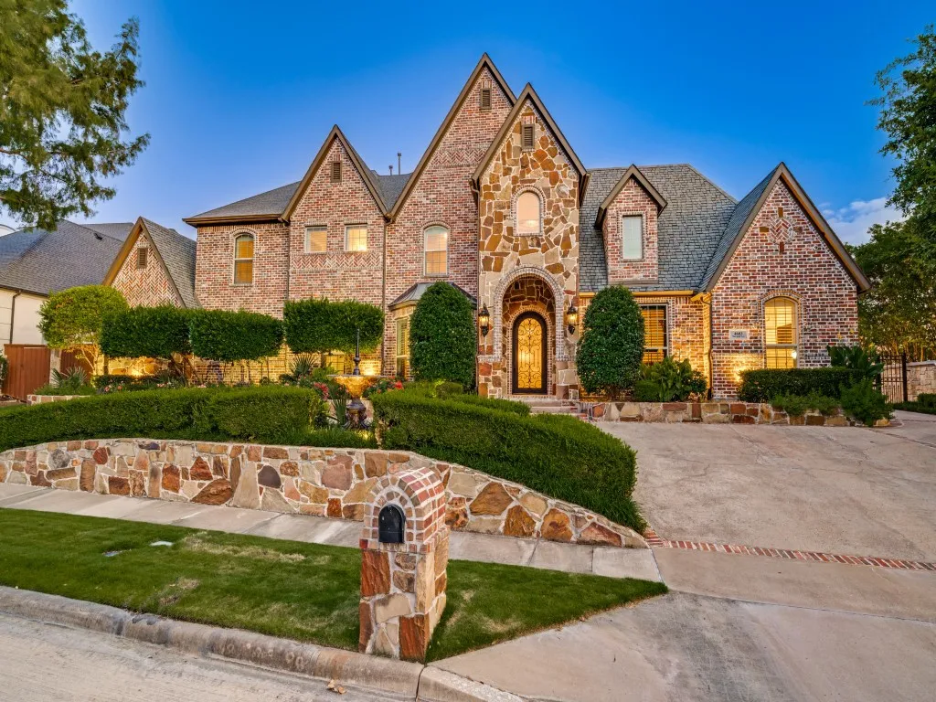 Single Family Residence For Sale in Denton County , 4603 Warwick Lane, Frisco, Texas 75034, 4 Bedroom, 6 Bathroom, 3 Garage spaces, 4,639 Sqft, built in 2004, Price $1,325,000, mls#21280637, Real Estate Agent in Frisco, Homes For Sale in Denton county, Homes For Sale in Frisco, Realtor in Frisco Texas, Real Estate Brokerage Independent Realty Texas, Luminita Cordes Realtor