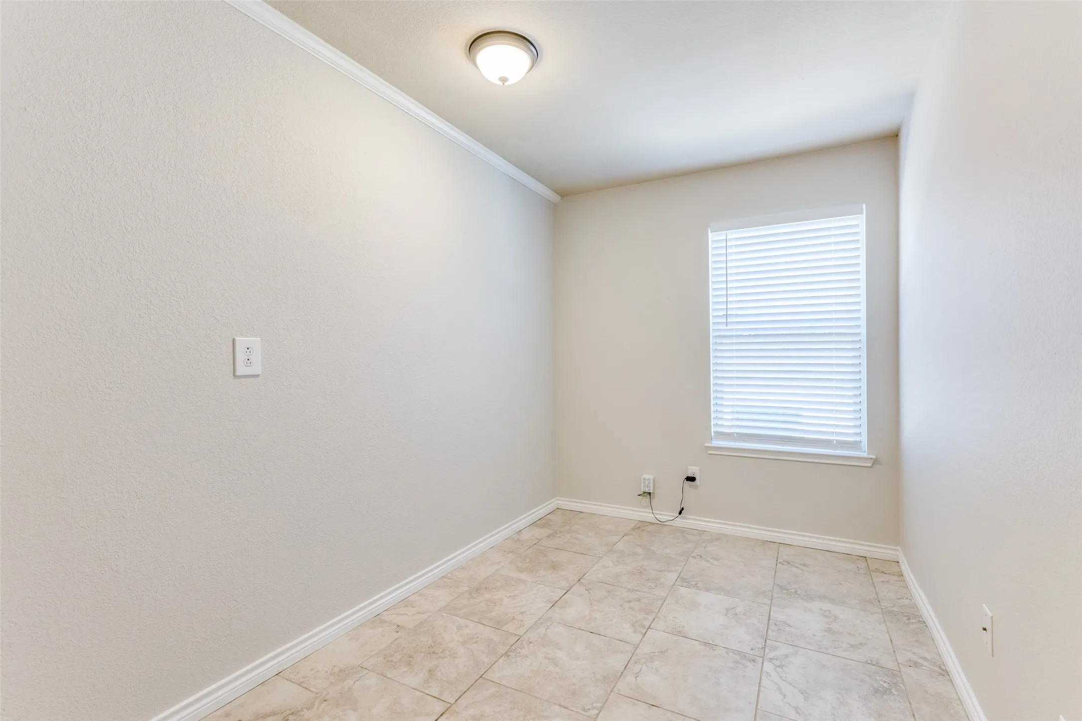 Single Family Residence For Sale in Denton County , 520 Pollyann Trail, Fort Worth, Texas 76052, 3 Bedroom, 3 Bathroom, 2 Garage spaces, 2,372 Sqft, built in 2015, mls#21280674, Real Estate Agent in Fort Worth, Homes For Sale in Denton county, Homes For Sale in Fort Worth, Realtor in Fort Worth Texas, Real Estate Brokerage Independent Realty Texas, Luminita Cordes Realtor