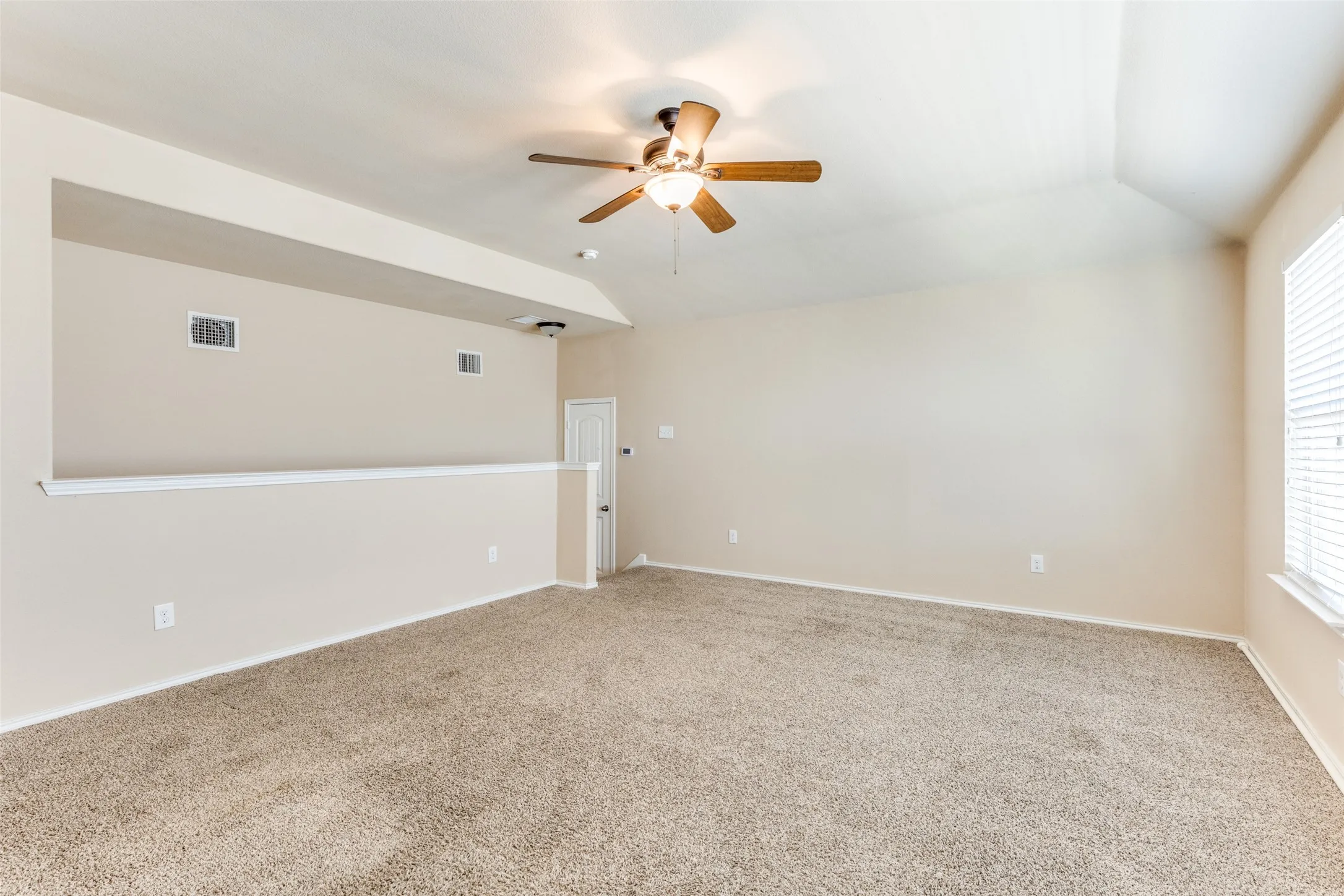 Single Family Residence For Sale in Denton County , 520 Pollyann Trail, Fort Worth, Texas 76052, 3 Bedroom, 3 Bathroom, 2 Garage spaces, 2,372 Sqft, built in 2015, mls#21280674, Real Estate Agent in Fort Worth, Homes For Sale in Denton county, Homes For Sale in Fort Worth, Realtor in Fort Worth Texas, Real Estate Brokerage Independent Realty Texas, Luminita Cordes Realtor