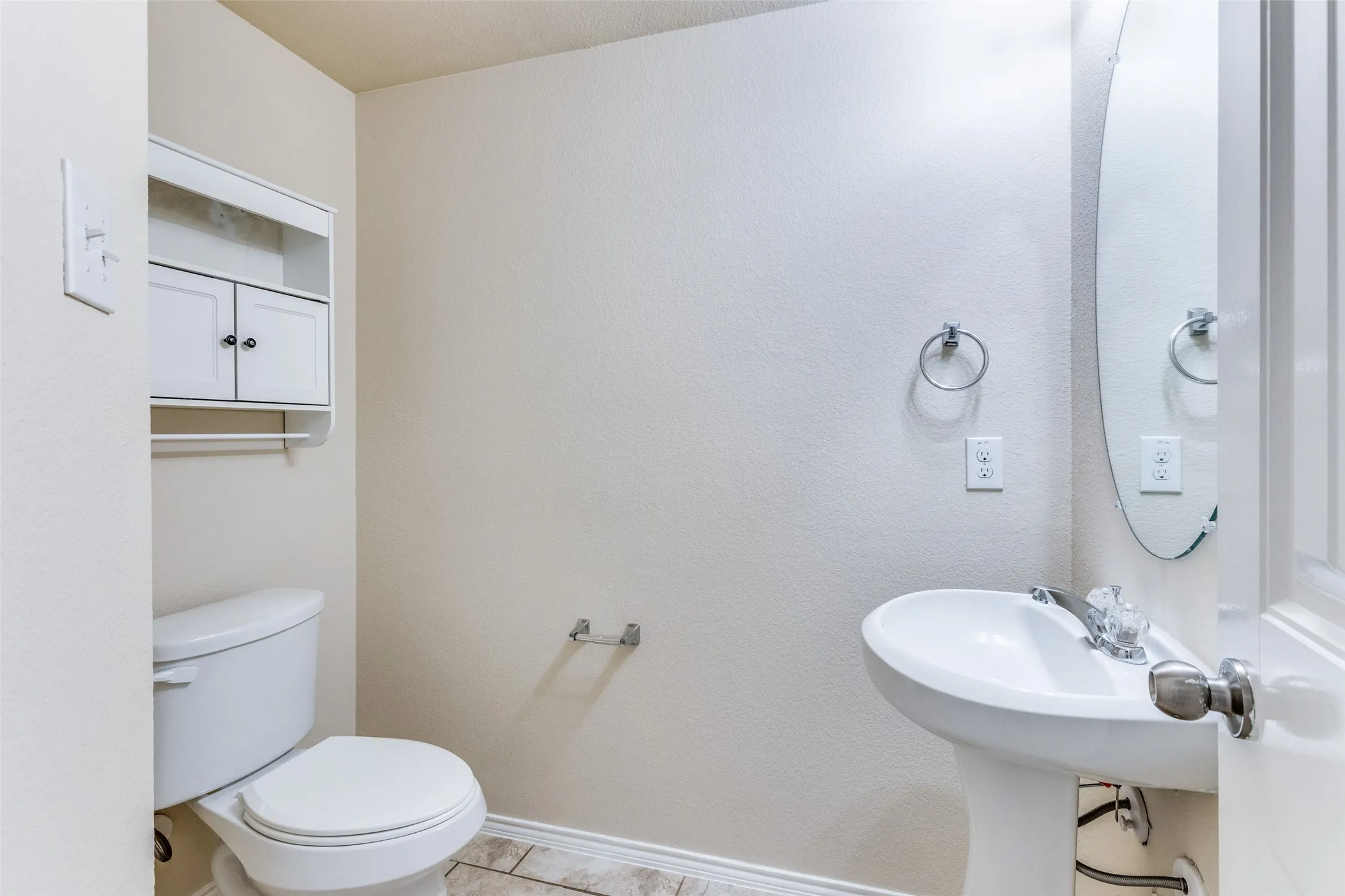 Single Family Residence For Sale in Denton County , 520 Pollyann Trail, Fort Worth, Texas 76052, 3 Bedroom, 3 Bathroom, 2 Garage spaces, 2,372 Sqft, built in 2015, mls#21280674, Real Estate Agent in Fort Worth, Homes For Sale in Denton county, Homes For Sale in Fort Worth, Realtor in Fort Worth Texas, Real Estate Brokerage Independent Realty Texas, Luminita Cordes Realtor