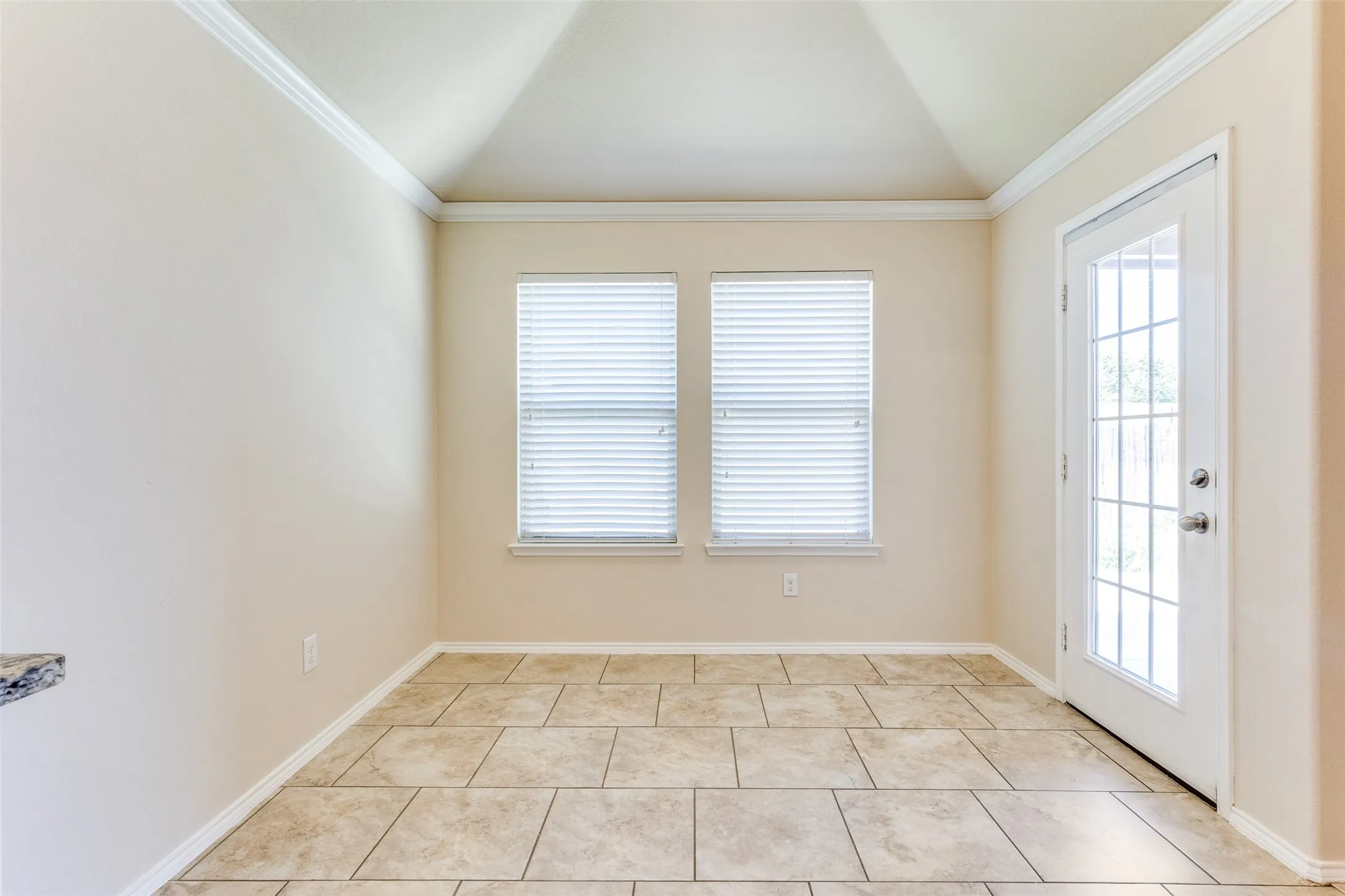 Single Family Residence For Sale in Denton County , 520 Pollyann Trail, Fort Worth, Texas 76052, 3 Bedroom, 3 Bathroom, 2 Garage spaces, 2,372 Sqft, built in 2015, mls#21280674, Real Estate Agent in Fort Worth, Homes For Sale in Denton county, Homes For Sale in Fort Worth, Realtor in Fort Worth Texas, Real Estate Brokerage Independent Realty Texas, Luminita Cordes Realtor