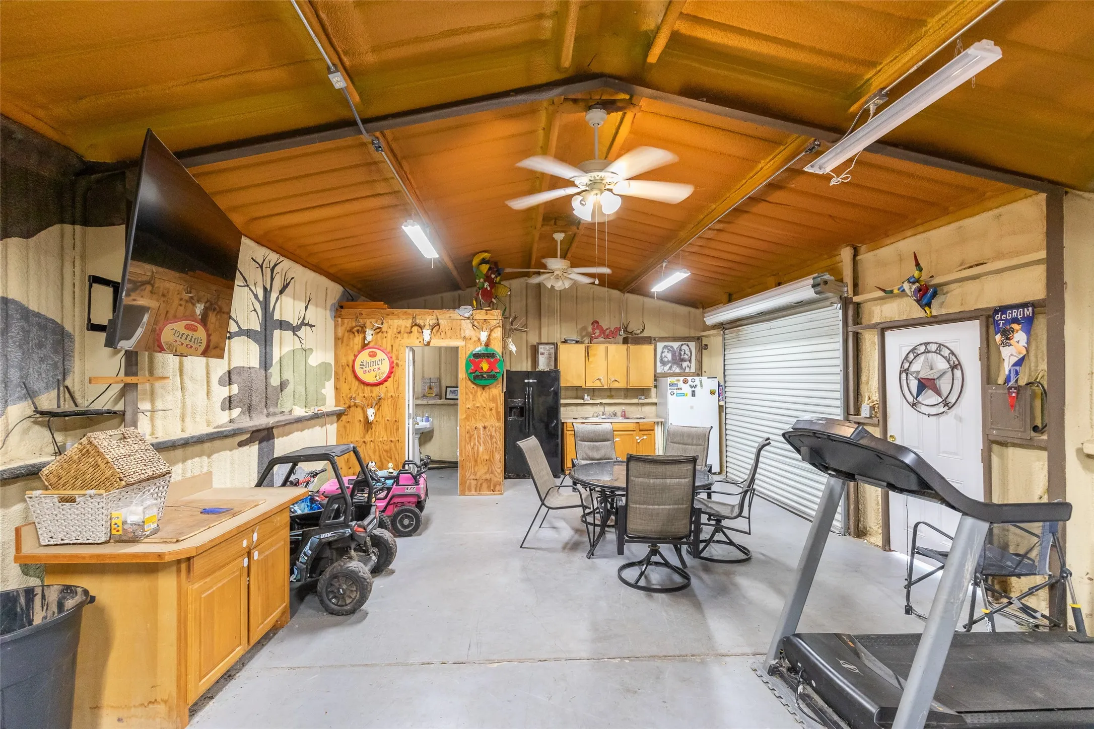 Single Family Residence For Sale in Taylor County , 102 Scurry Avenue, Tuscola, Texas 79562, 3 Bedroom, 2 Bathroom, Garage spaces, 1,406 Sqft, built in 1928, mls#21280676, Real Estate Agent in Tuscola, Homes For Sale in Taylor county, Homes For Sale in Tuscola, Realtor in Tuscola Texas, Real Estate Brokerage Independent Realty Texas, Luminita Cordes Realtor
