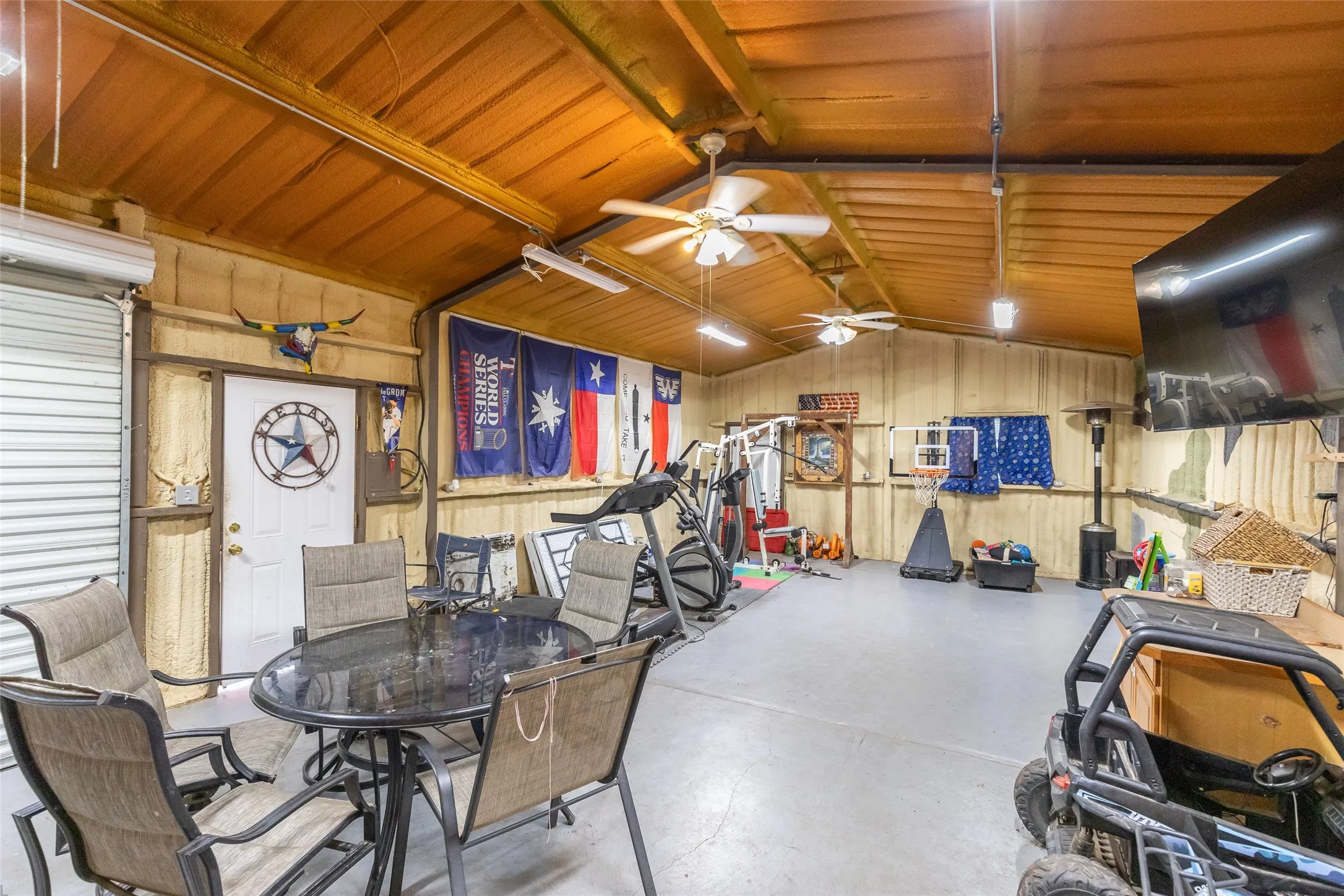 Single Family Residence For Sale in Taylor County , 102 Scurry Avenue, Tuscola, Texas 79562, 3 Bedroom, 2 Bathroom, Garage spaces, 1,406 Sqft, built in 1928, mls#21280676, Real Estate Agent in Tuscola, Homes For Sale in Taylor county, Homes For Sale in Tuscola, Realtor in Tuscola Texas, Real Estate Brokerage Independent Realty Texas, Luminita Cordes Realtor