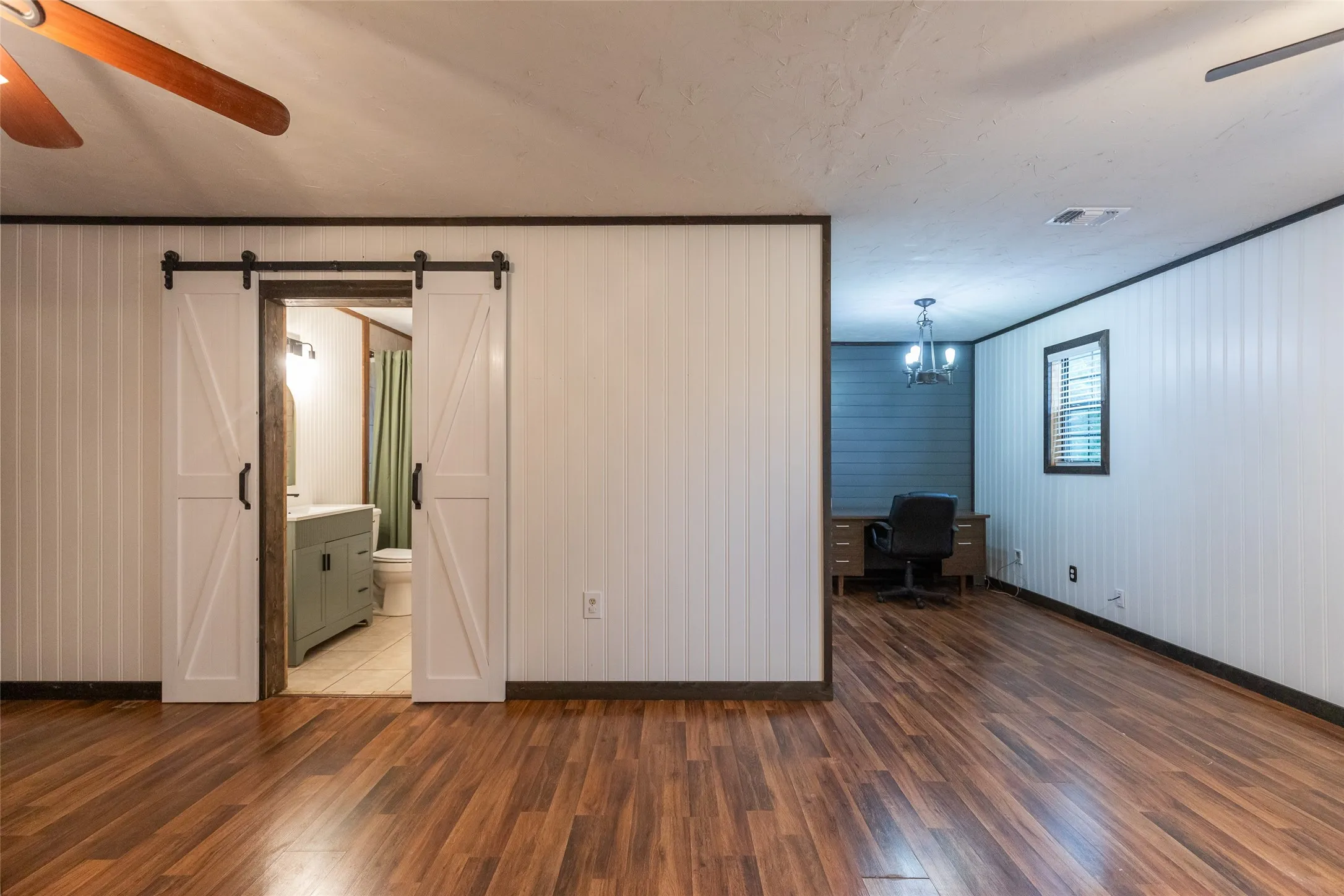 Single Family Residence For Sale in Taylor County , 102 Scurry Avenue, Tuscola, Texas 79562, 3 Bedroom, 2 Bathroom, Garage spaces, 1,406 Sqft, built in 1928, mls#21280676, Real Estate Agent in Tuscola, Homes For Sale in Taylor county, Homes For Sale in Tuscola, Realtor in Tuscola Texas, Real Estate Brokerage Independent Realty Texas, Luminita Cordes Realtor