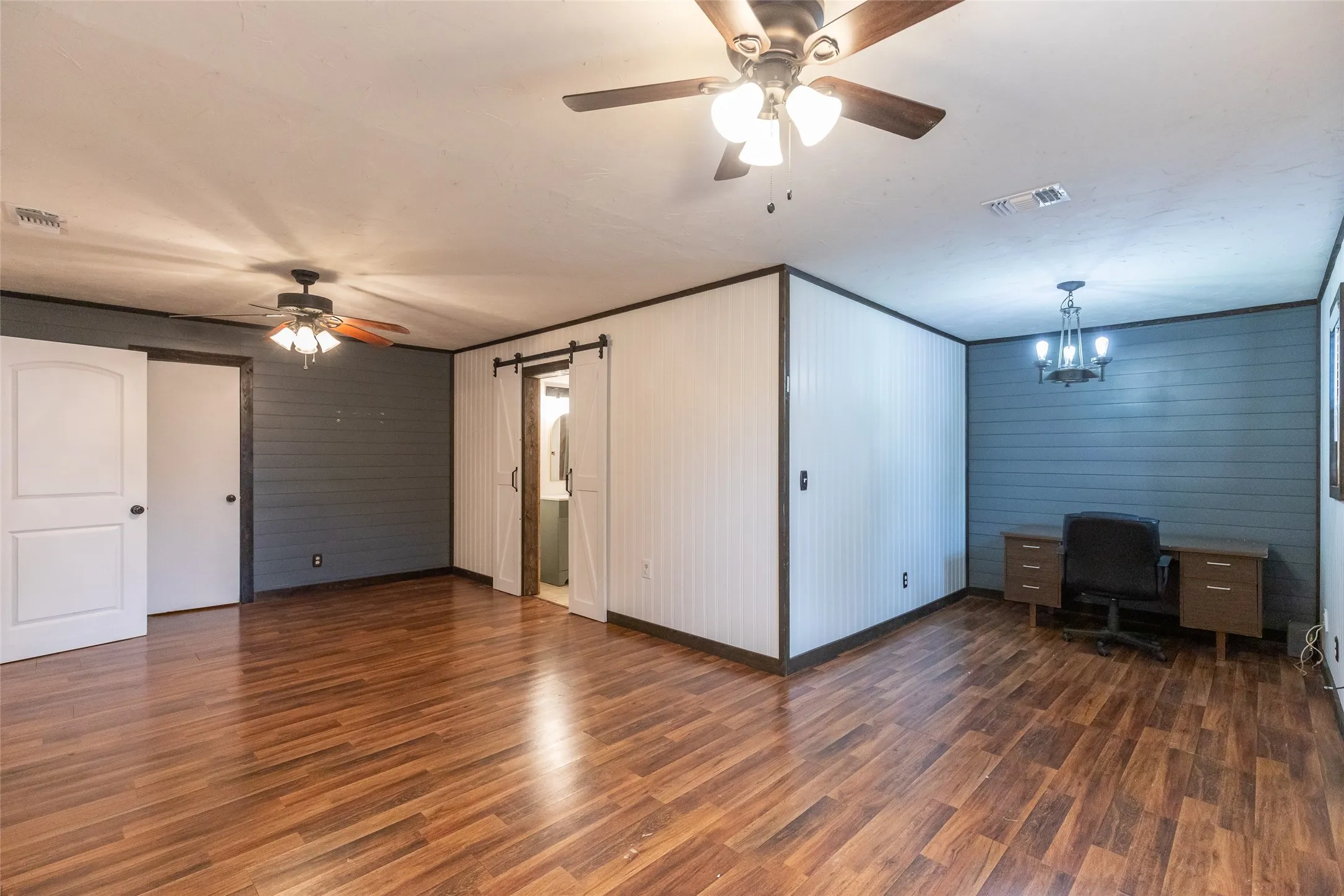 Single Family Residence For Sale in Taylor County , 102 Scurry Avenue, Tuscola, Texas 79562, 3 Bedroom, 2 Bathroom, Garage spaces, 1,406 Sqft, built in 1928, mls#21280676, Real Estate Agent in Tuscola, Homes For Sale in Taylor county, Homes For Sale in Tuscola, Realtor in Tuscola Texas, Real Estate Brokerage Independent Realty Texas, Luminita Cordes Realtor