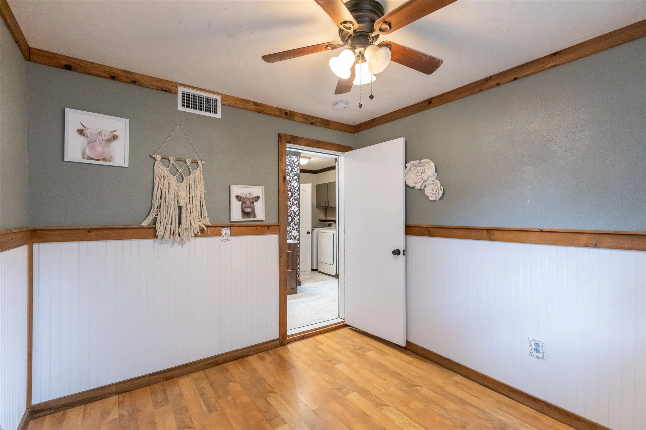 Single Family Residence For Sale in Taylor County , 102 Scurry Avenue, Tuscola, Texas 79562, 3 Bedroom, 2 Bathroom, Garage spaces, 1,406 Sqft, built in 1928, mls#21280676, Real Estate Agent in Tuscola, Homes For Sale in Taylor county, Homes For Sale in Tuscola, Realtor in Tuscola Texas, Real Estate Brokerage Independent Realty Texas, Luminita Cordes Realtor