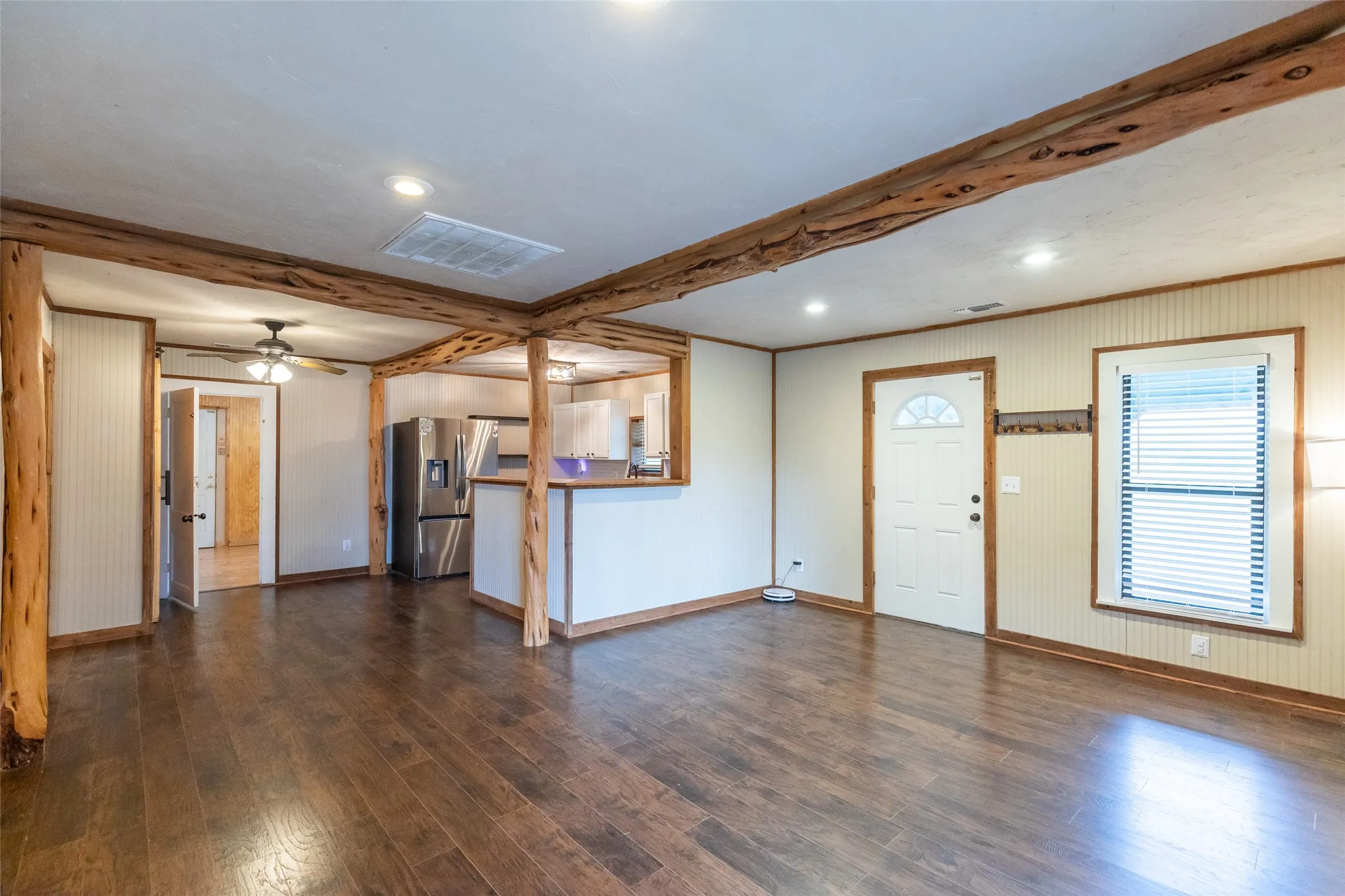 Single Family Residence For Sale in Taylor County , 102 Scurry Avenue, Tuscola, Texas 79562, 3 Bedroom, 2 Bathroom, Garage spaces, 1,406 Sqft, built in 1928, mls#21280676, Real Estate Agent in Tuscola, Homes For Sale in Taylor county, Homes For Sale in Tuscola, Realtor in Tuscola Texas, Real Estate Brokerage Independent Realty Texas, Luminita Cordes Realtor