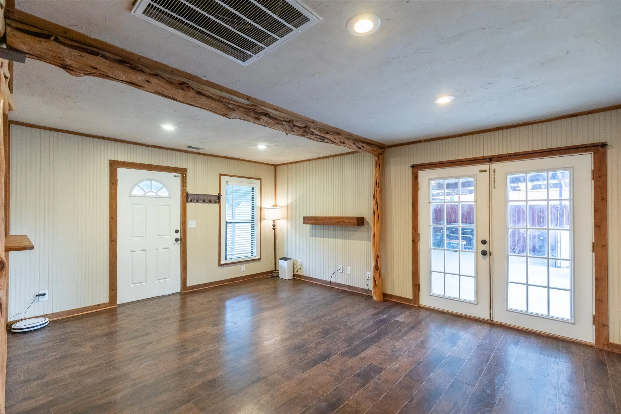 Single Family Residence For Sale in Taylor County , 102 Scurry Avenue, Tuscola, Texas 79562, 3 Bedroom, 2 Bathroom, Garage spaces, 1,406 Sqft, built in 1928, mls#21280676, Real Estate Agent in Tuscola, Homes For Sale in Taylor county, Homes For Sale in Tuscola, Realtor in Tuscola Texas, Real Estate Brokerage Independent Realty Texas, Luminita Cordes Realtor