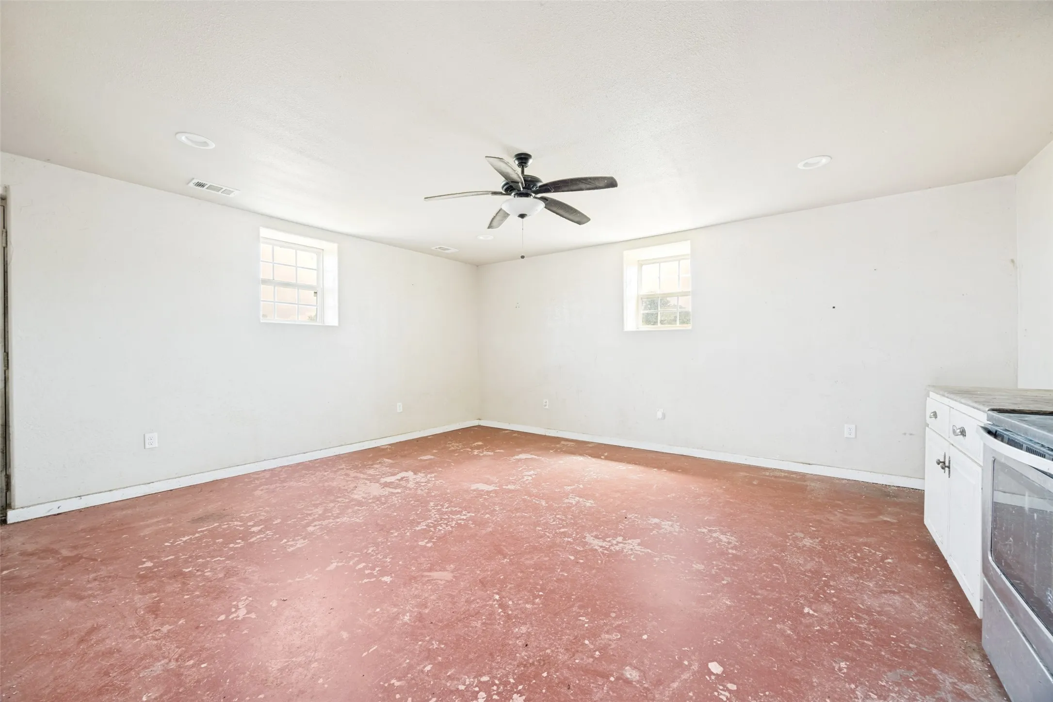 Farm For Sale in Hunt County , 5814 Fm 1563, Commerce, Texas 75428, 2 Bedrooms, 2 Bathrooms, Garage spaces, 800 Sqft, built in 2019, Price $1,200,000, mls#21280044, Real Estate Agent in Commerce, Homes For Sale in Hunt county, Homes For Sale in Commerce, Realtor in Commerce Texas, Real Estate Brokerage Independent Realty Texas, Luminita Cordes Realtor