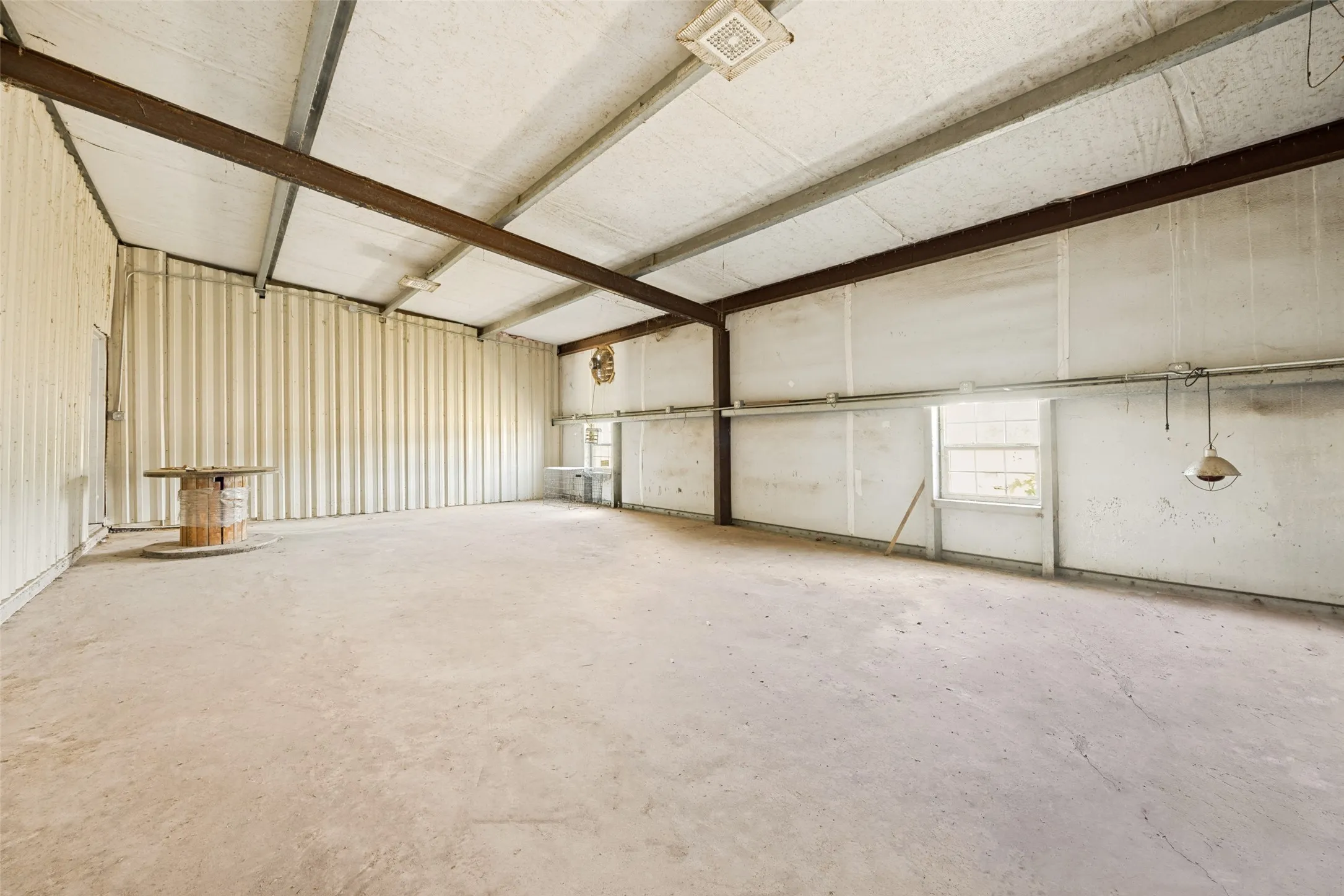 Farm For Sale in Hunt County , 5814 Fm 1563, Commerce, Texas 75428, 2 Bedrooms, 2 Bathrooms, Garage spaces, 800 Sqft, built in 2019, Price $1,200,000, mls#21280044, Real Estate Agent in Commerce, Homes For Sale in Hunt county, Homes For Sale in Commerce, Realtor in Commerce Texas, Real Estate Brokerage Independent Realty Texas, Luminita Cordes Realtor