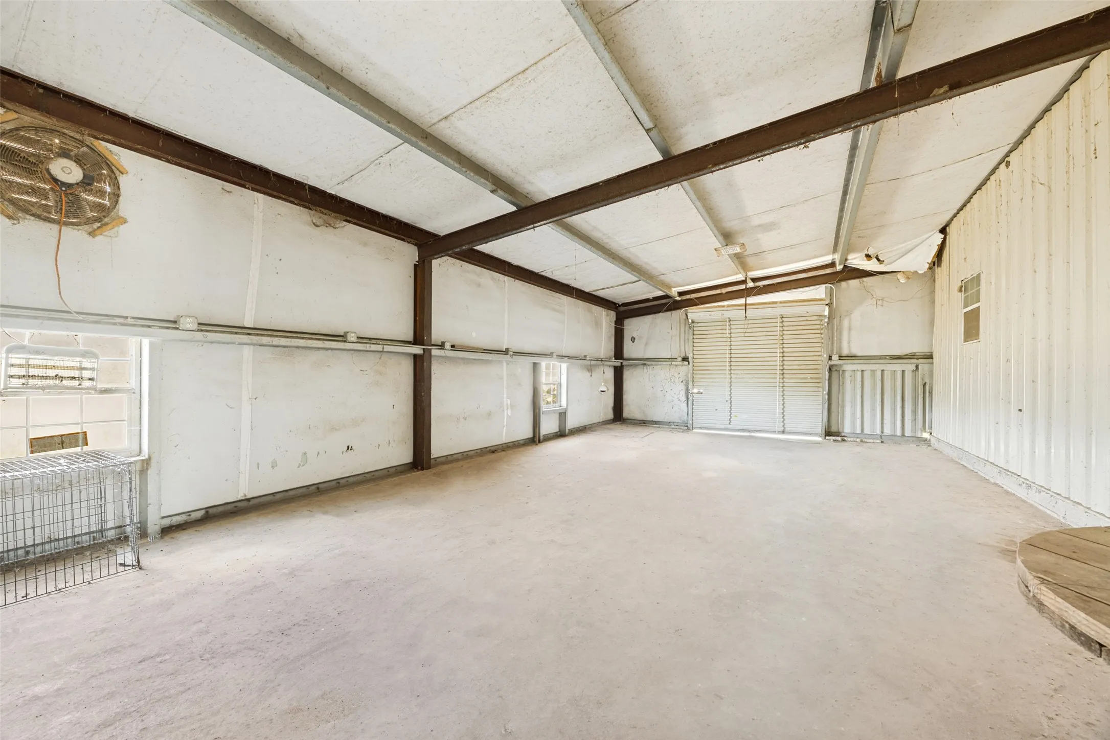Farm For Sale in Hunt County , 5814 Fm 1563, Commerce, Texas 75428, 2 Bedrooms, 2 Bathrooms, Garage spaces, 800 Sqft, built in 2019, Price $1,200,000, mls#21280044, Real Estate Agent in Commerce, Homes For Sale in Hunt county, Homes For Sale in Commerce, Realtor in Commerce Texas, Real Estate Brokerage Independent Realty Texas, Luminita Cordes Realtor